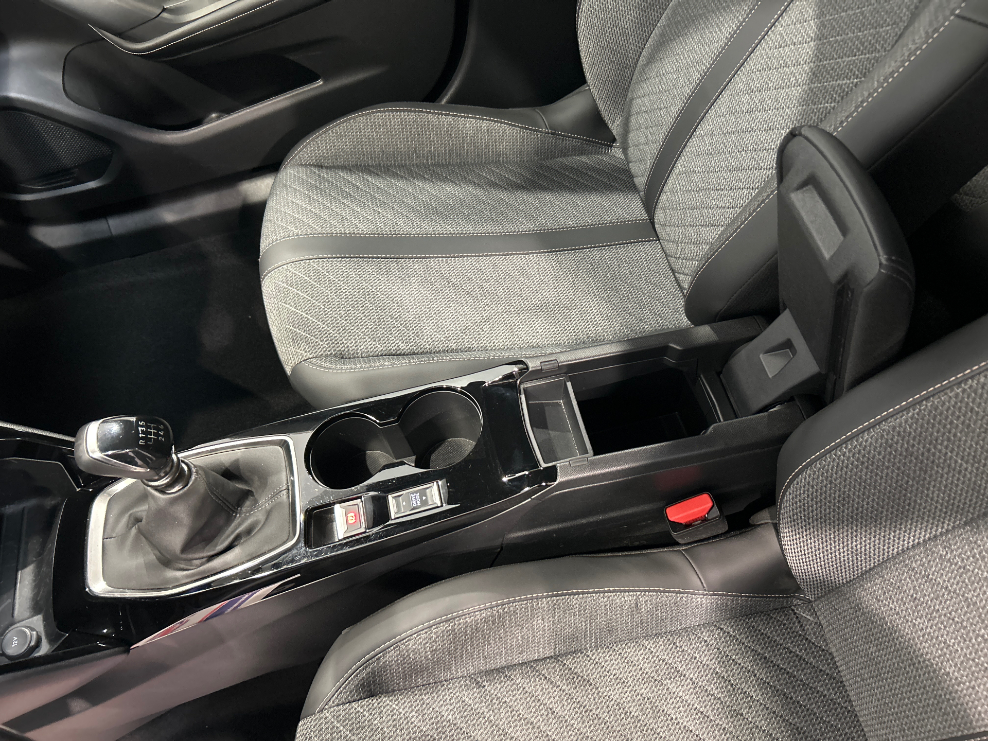 PEUGEOT 2008 100 S&S BVM6 Allure