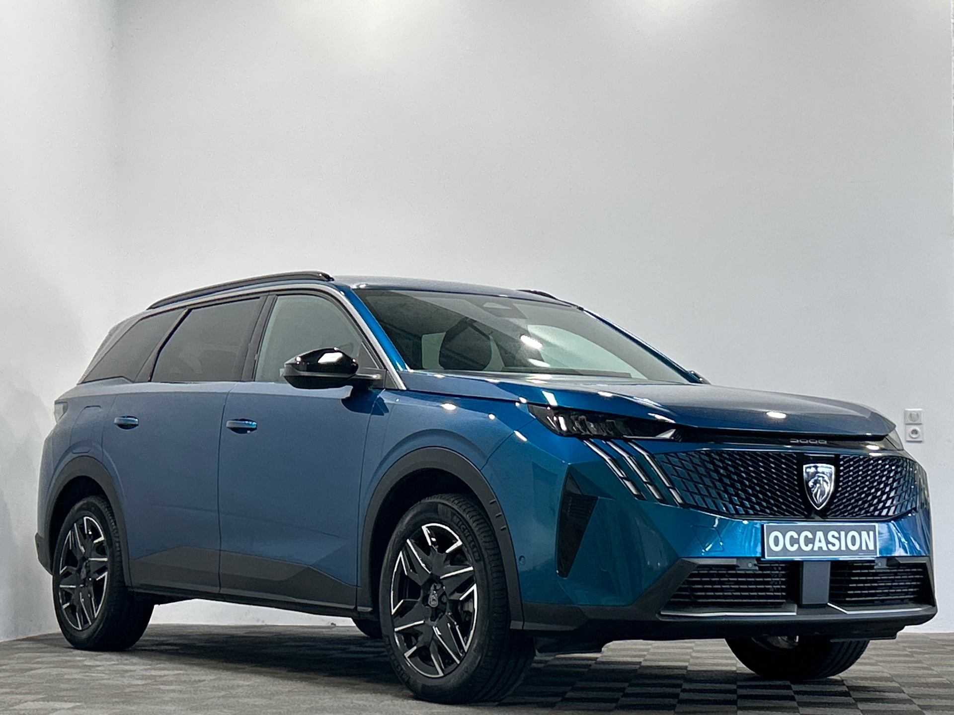 PEUGEOT 5008 Hybrid 145 ch e-DCS6 Allure