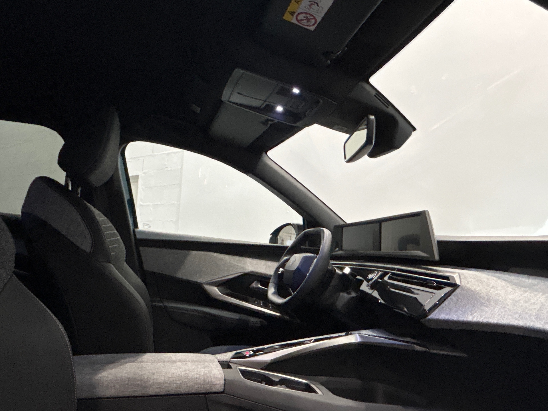 PEUGEOT 5008 Hybrid 145 ch e-DCS6 Allure
