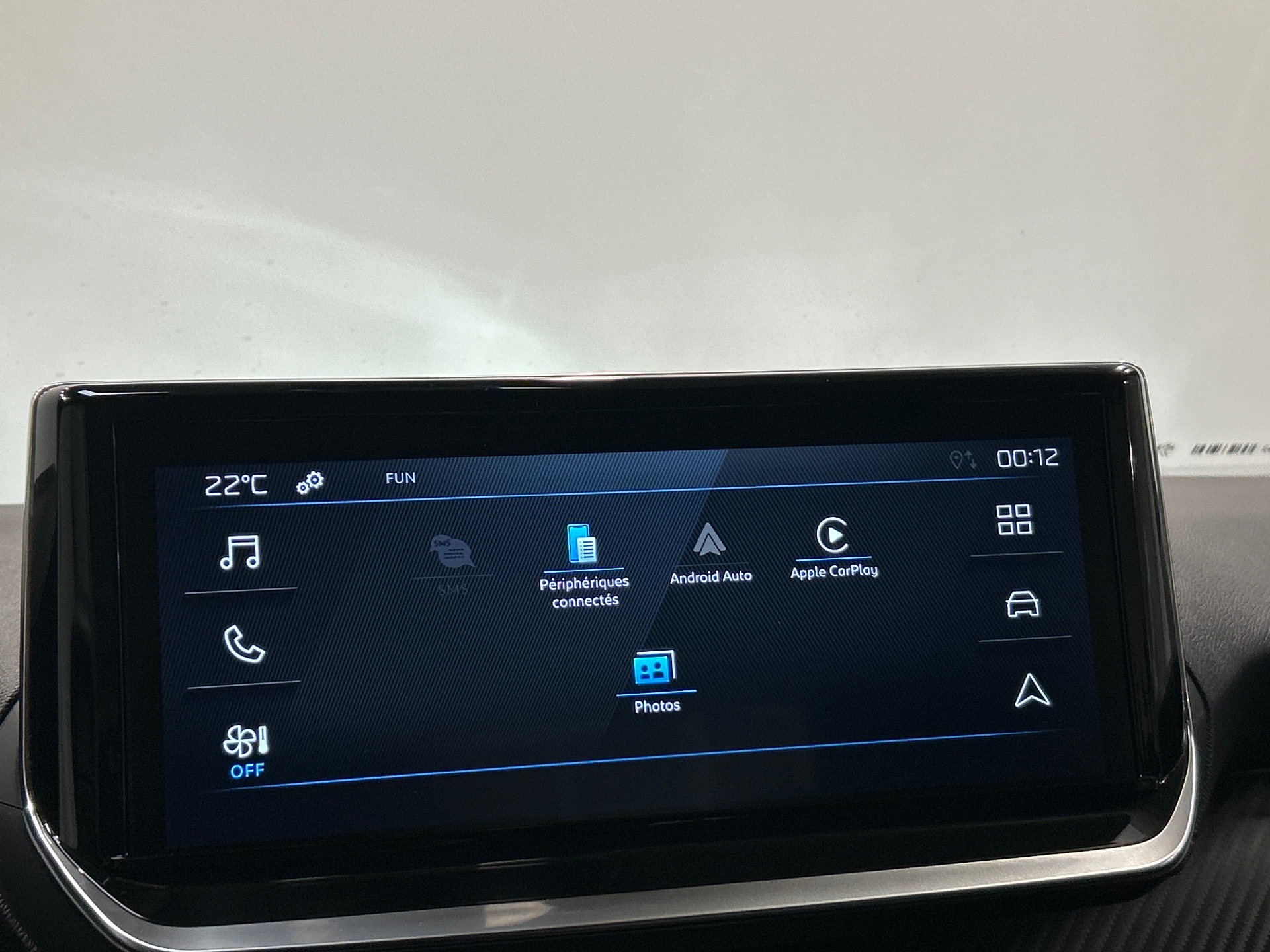 PEUGEOT 2008 Hybrid 145 e-DCS6 Style