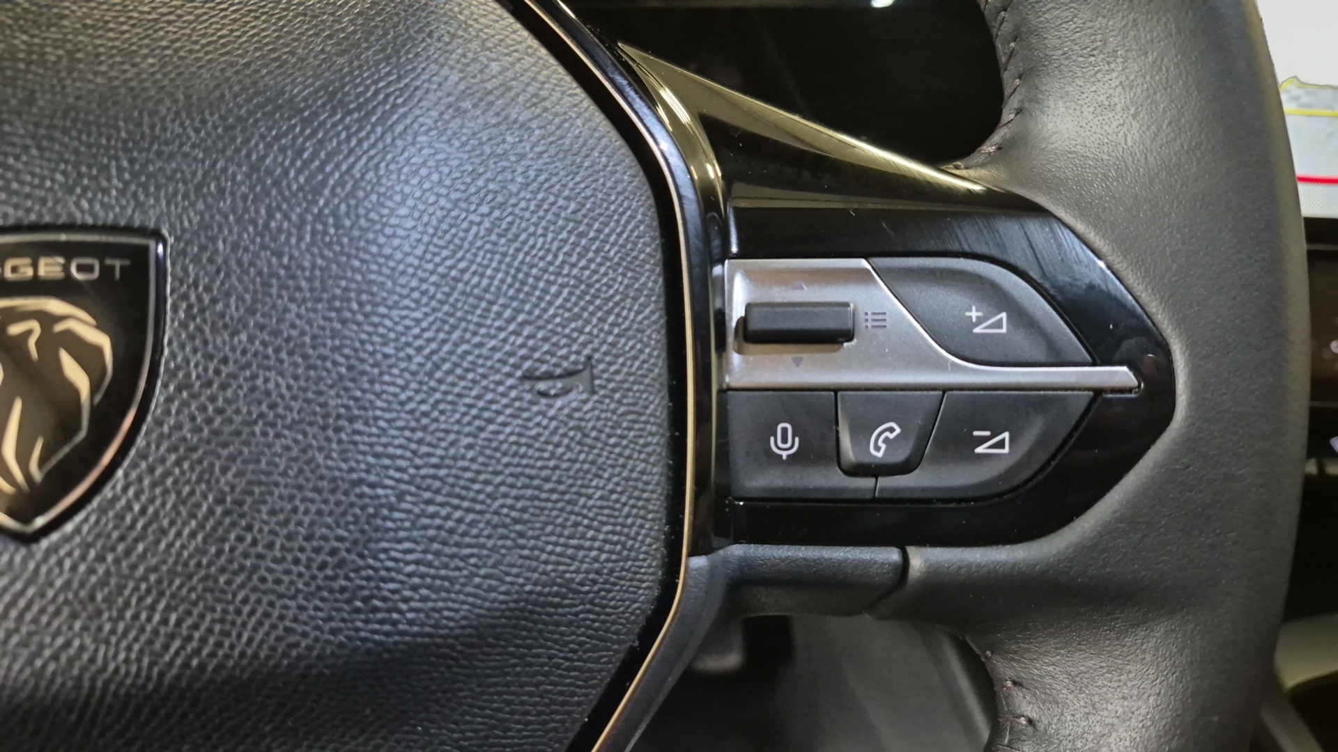 PEUGEOT 408 Hybrid 145 e-DCS6 Allure