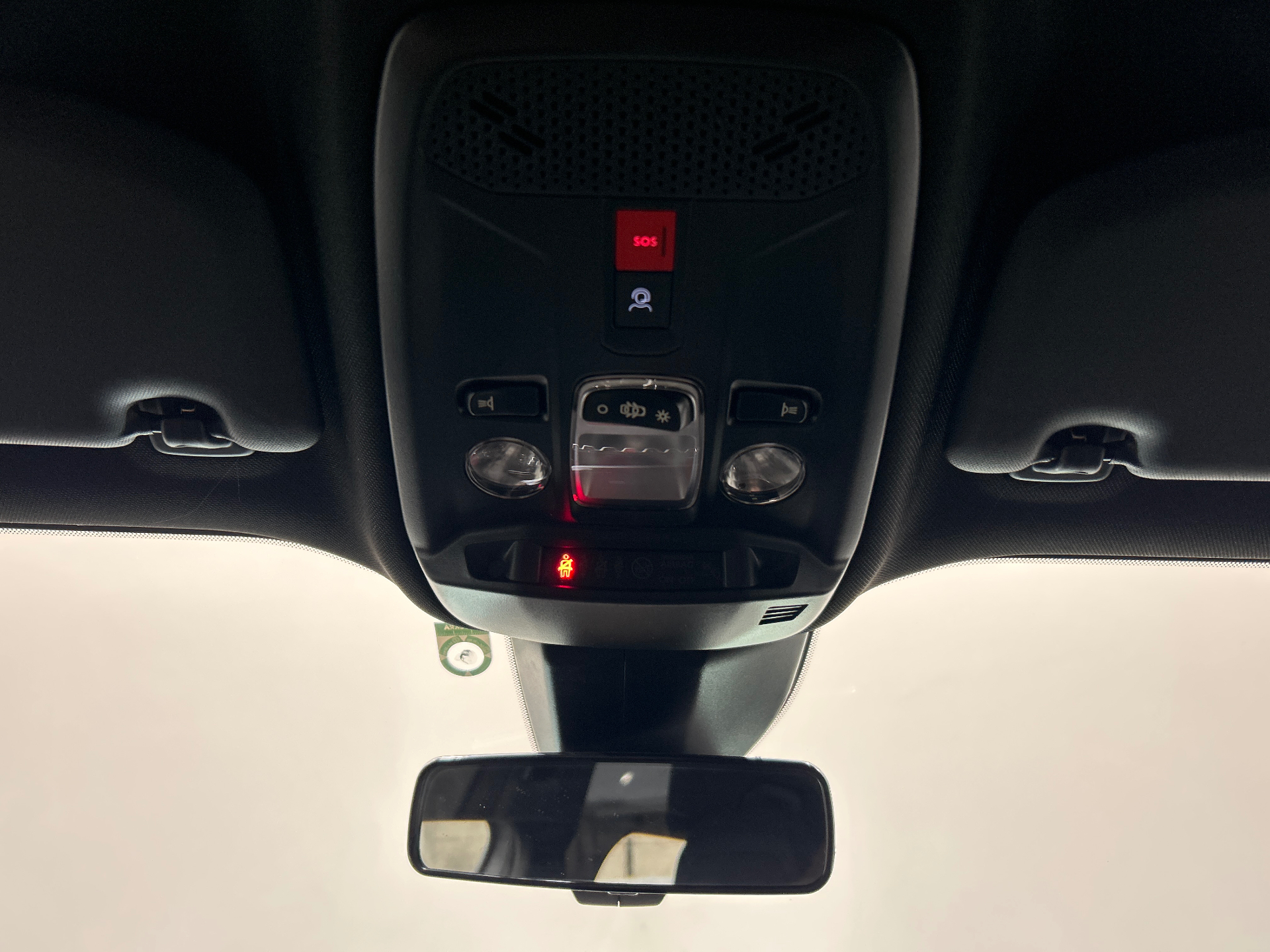 PEUGEOT 2008 Hybrid 145 e-DCS6 Style