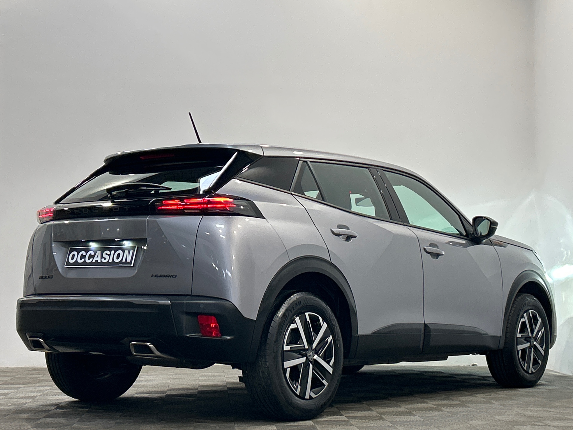 PEUGEOT 2008 Hybrid 145 e-DCS6 Style