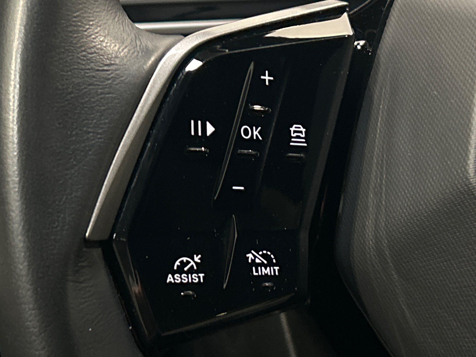 PEUGEOT 3008 Hybrid 145 e-DCS6 Allure
