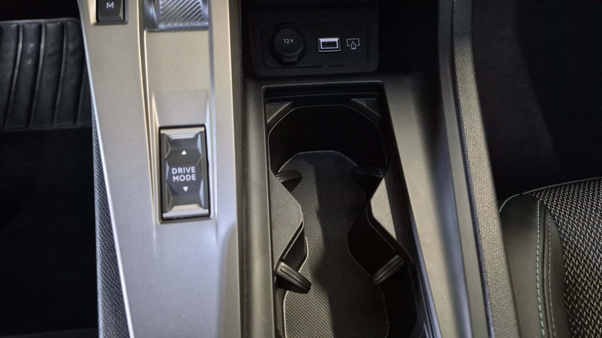 PEUGEOT 408 Hybrid 145 e-DCS6 Allure