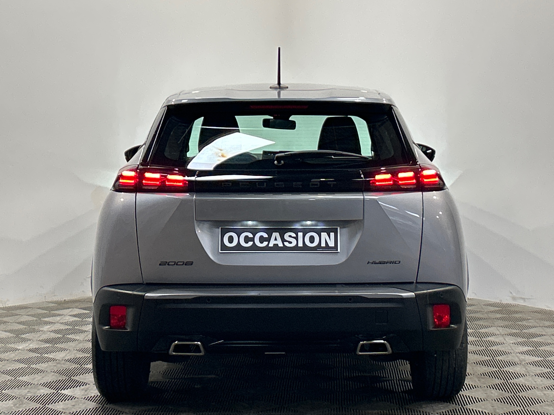 PEUGEOT 2008 Hybrid 145 e-DCS6 Style