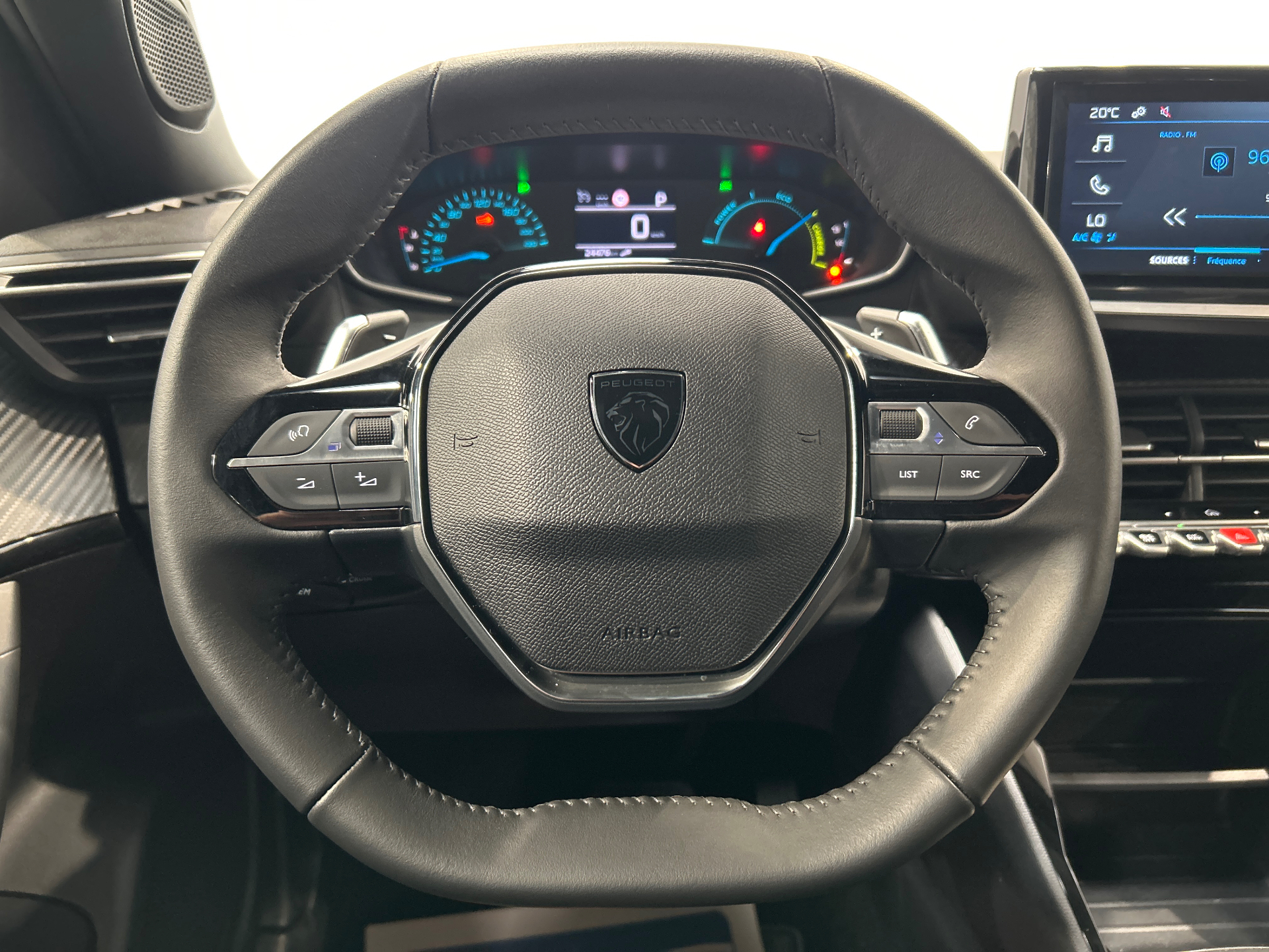 PEUGEOT 2008 Hybrid 145 e-DCS6 Style