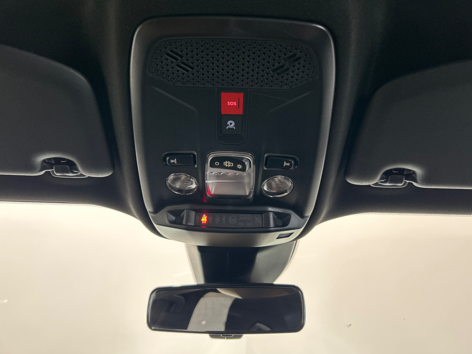 PEUGEOT 2008 Hybrid 145 e-DCS6 Style