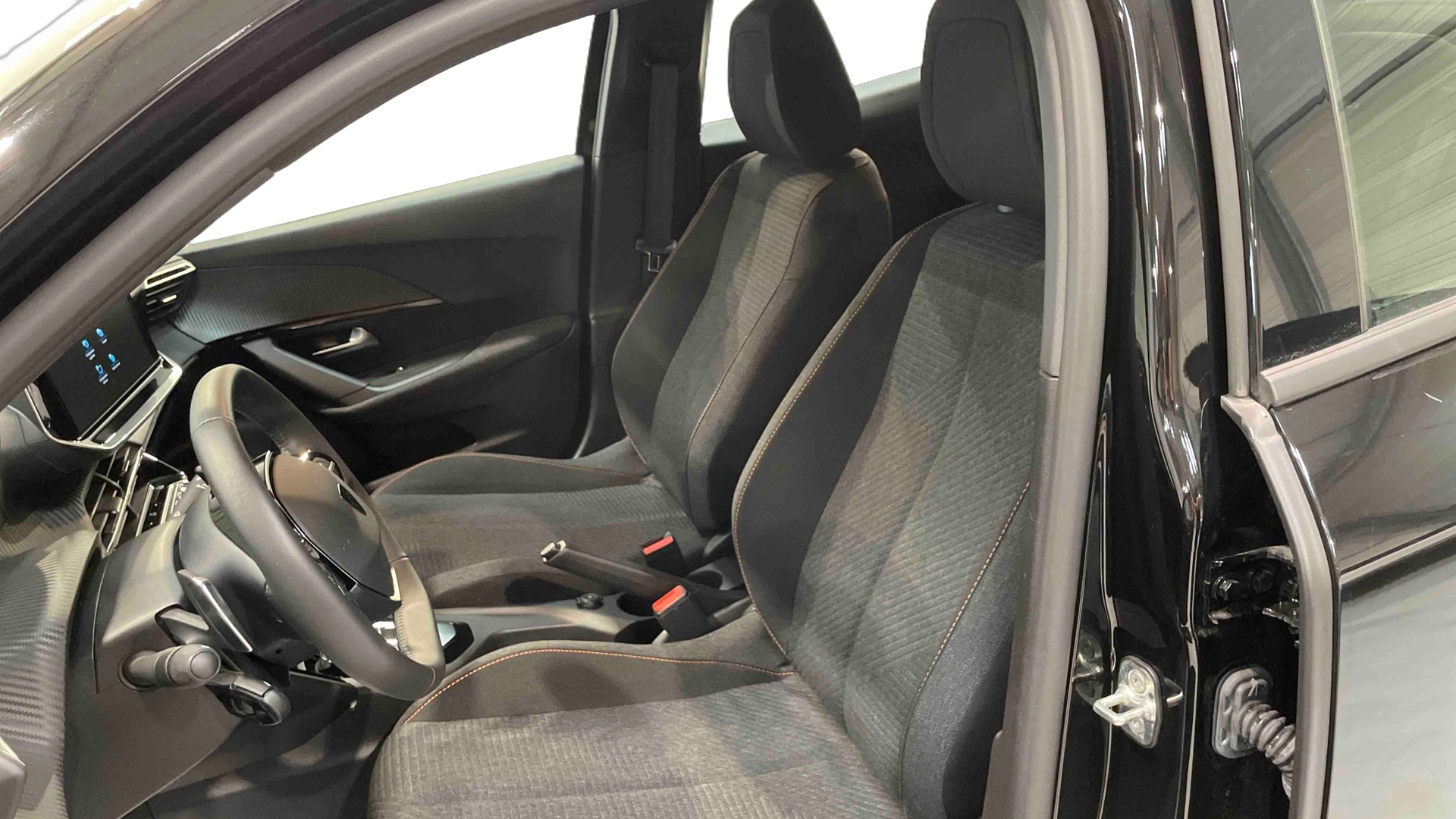 PEUGEOT 2008 Hybrid 145 e-DCS6 Style
