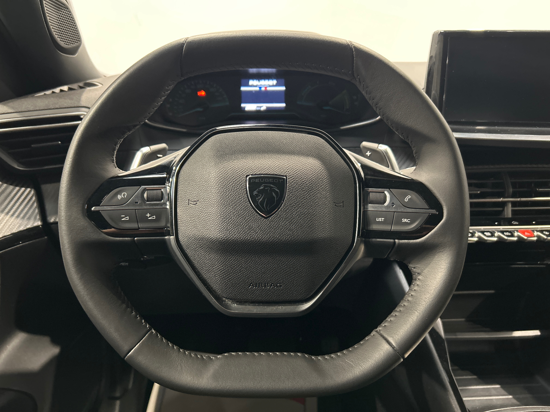 PEUGEOT 2008 Hybrid 145 e-DCS6 Style
