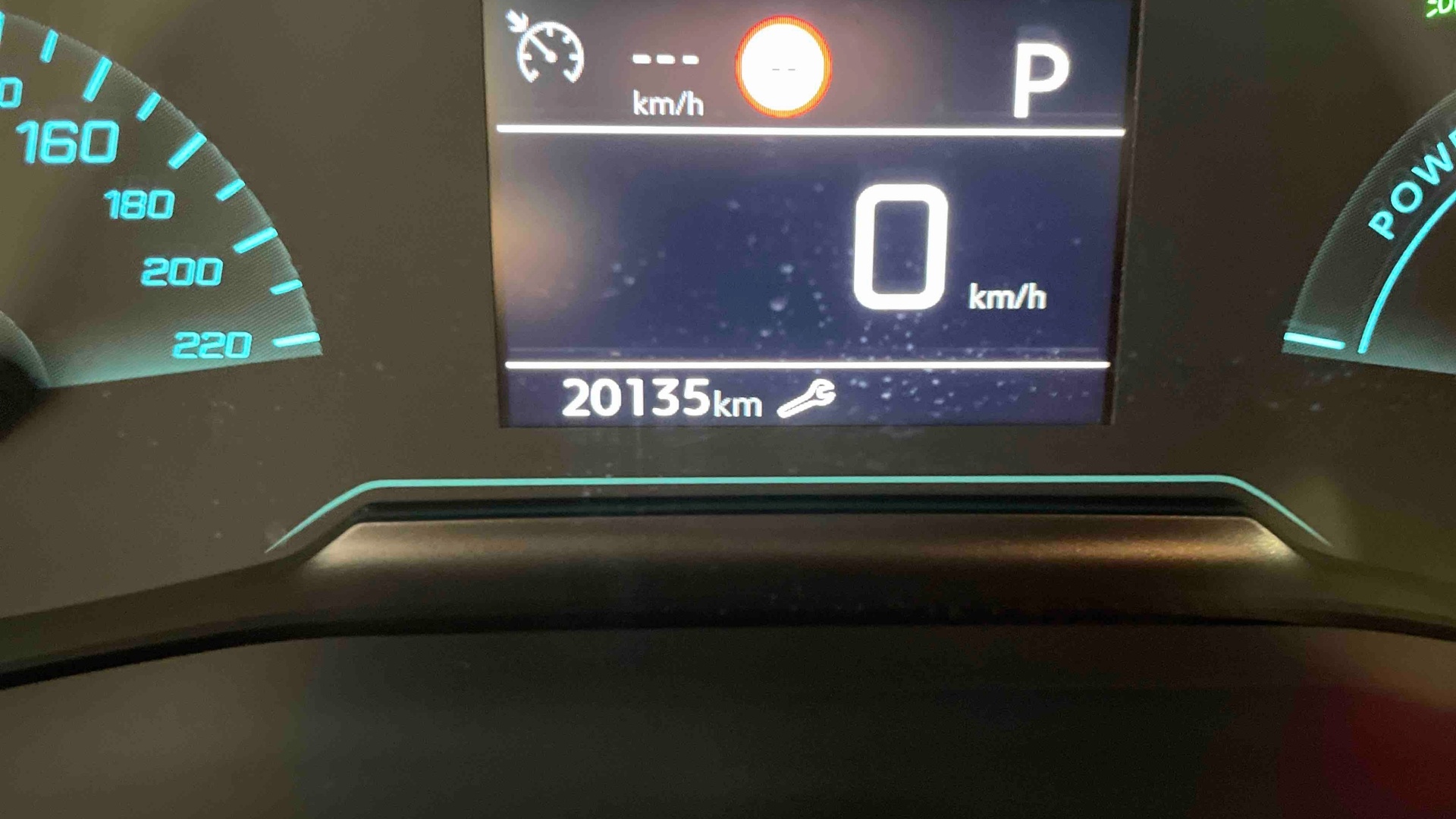 PEUGEOT 2008 Hybrid 145 e-DCS6 Style