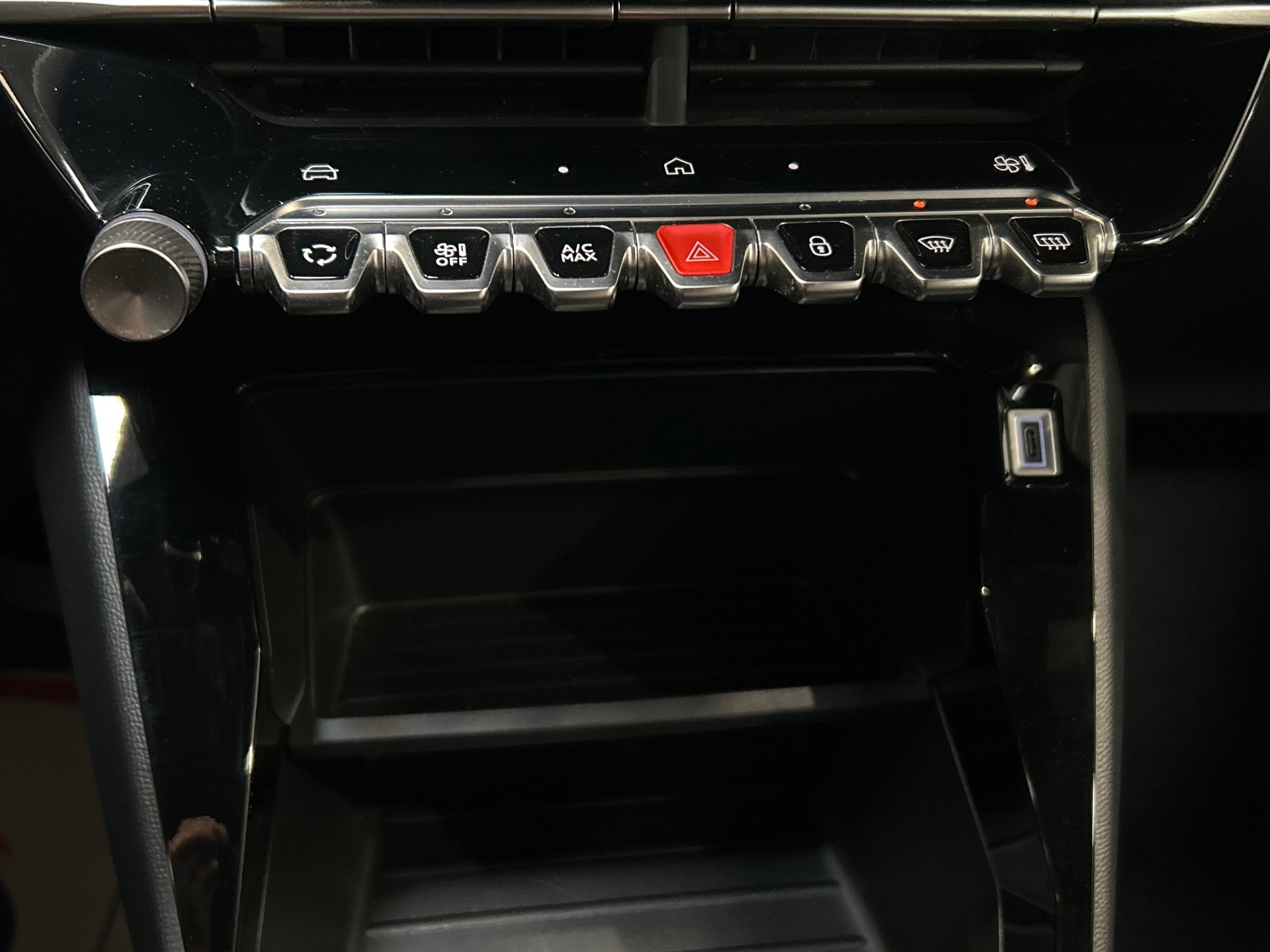PEUGEOT 2008 Hybrid 145 e-DCS6 Style