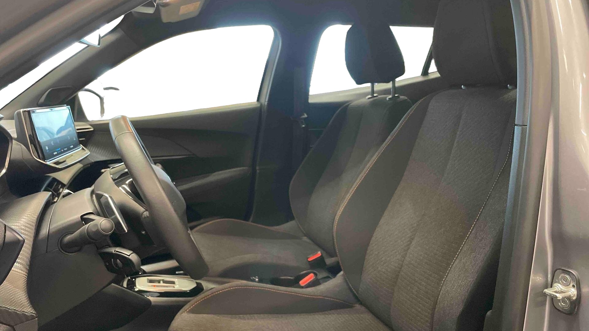 PEUGEOT 2008 Hybrid 145 e-DCS6 Style