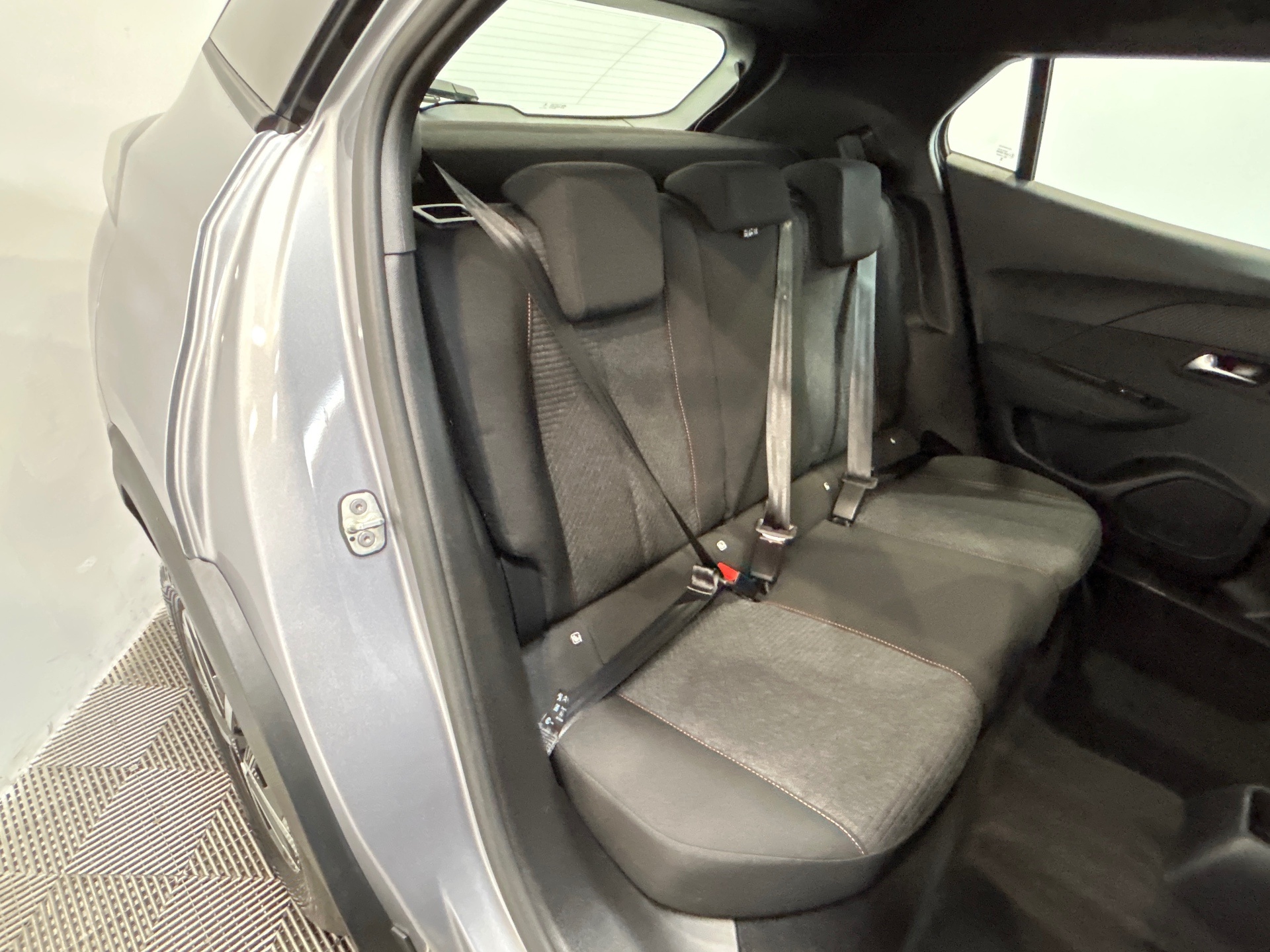 PEUGEOT 2008 Hybrid 145 e-DCS6 Style