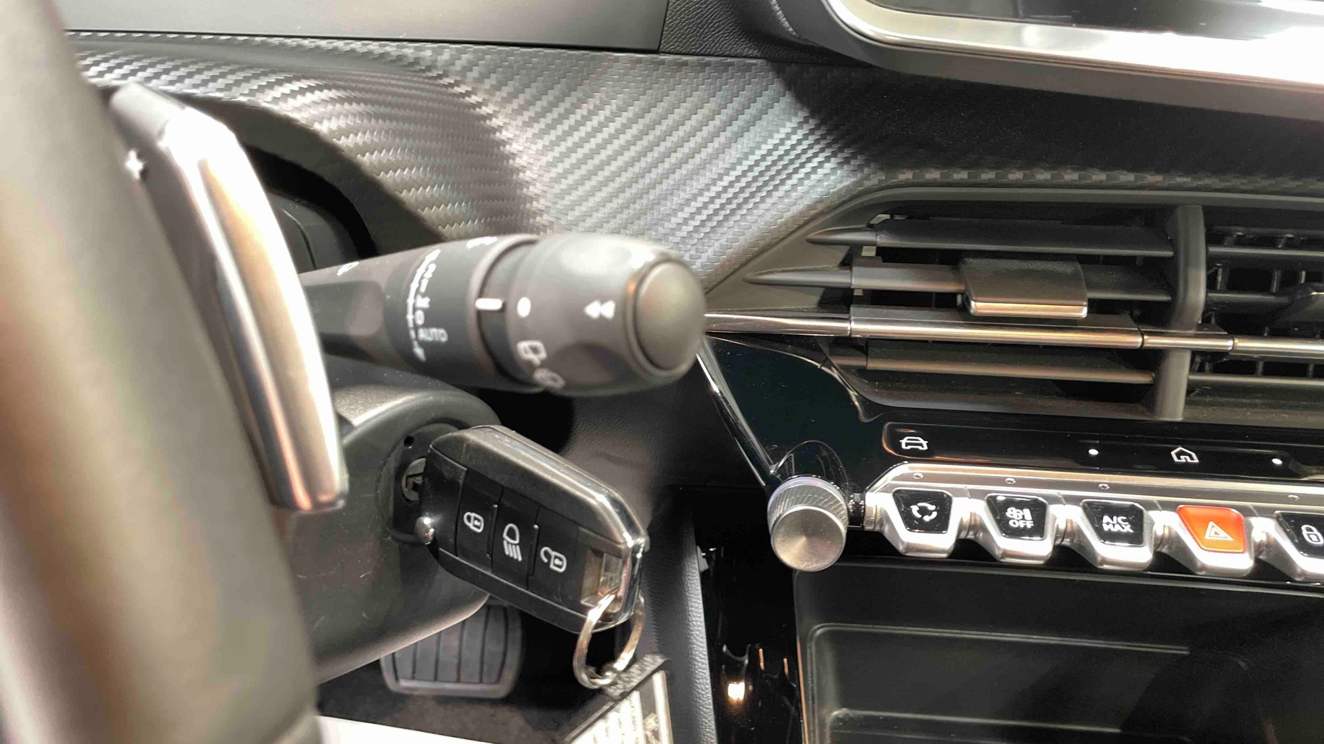 PEUGEOT 2008 Hybrid 145 e-DCS6 Style