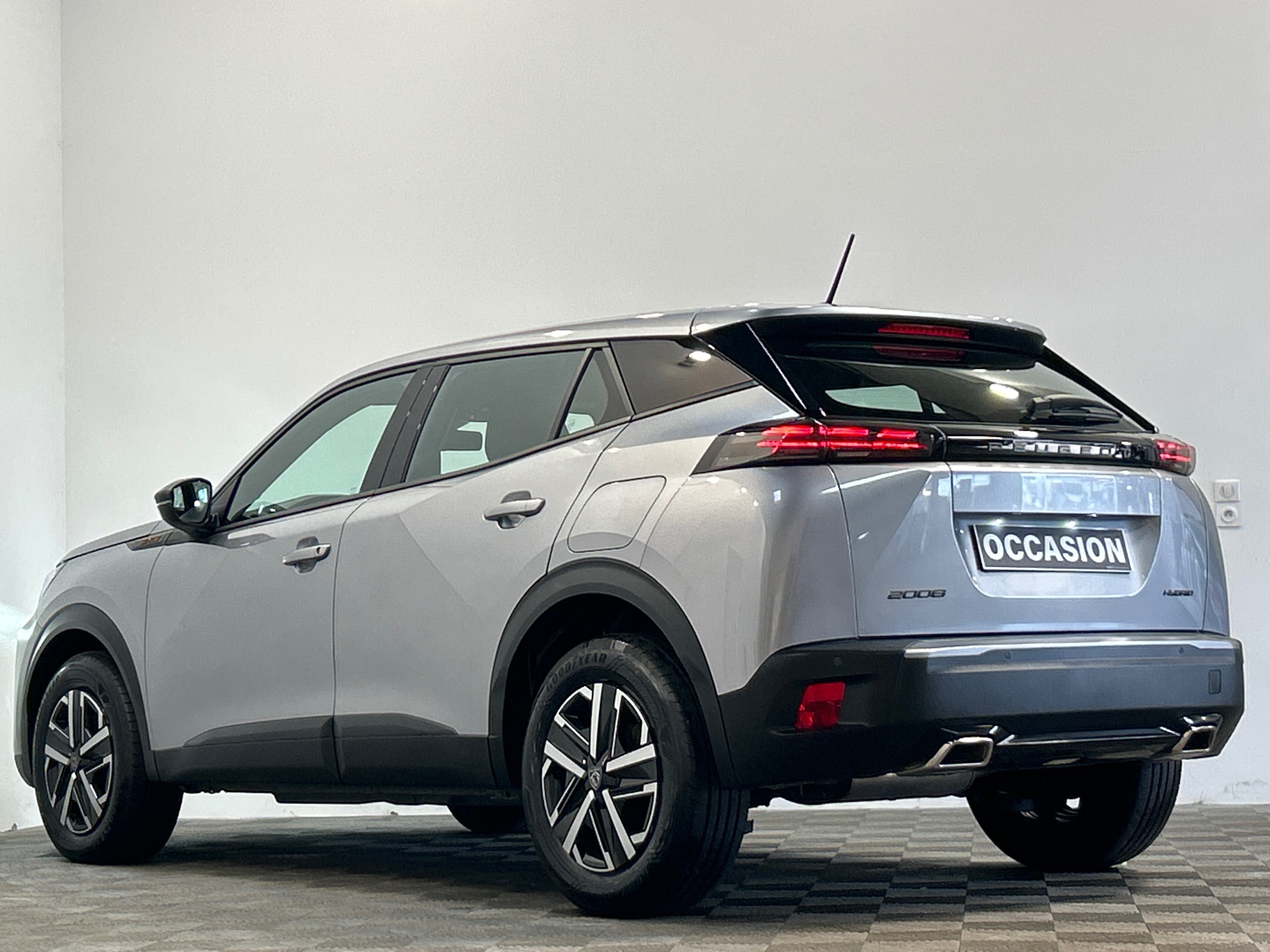 PEUGEOT 2008 Hybrid 145 e-DCS6 Style