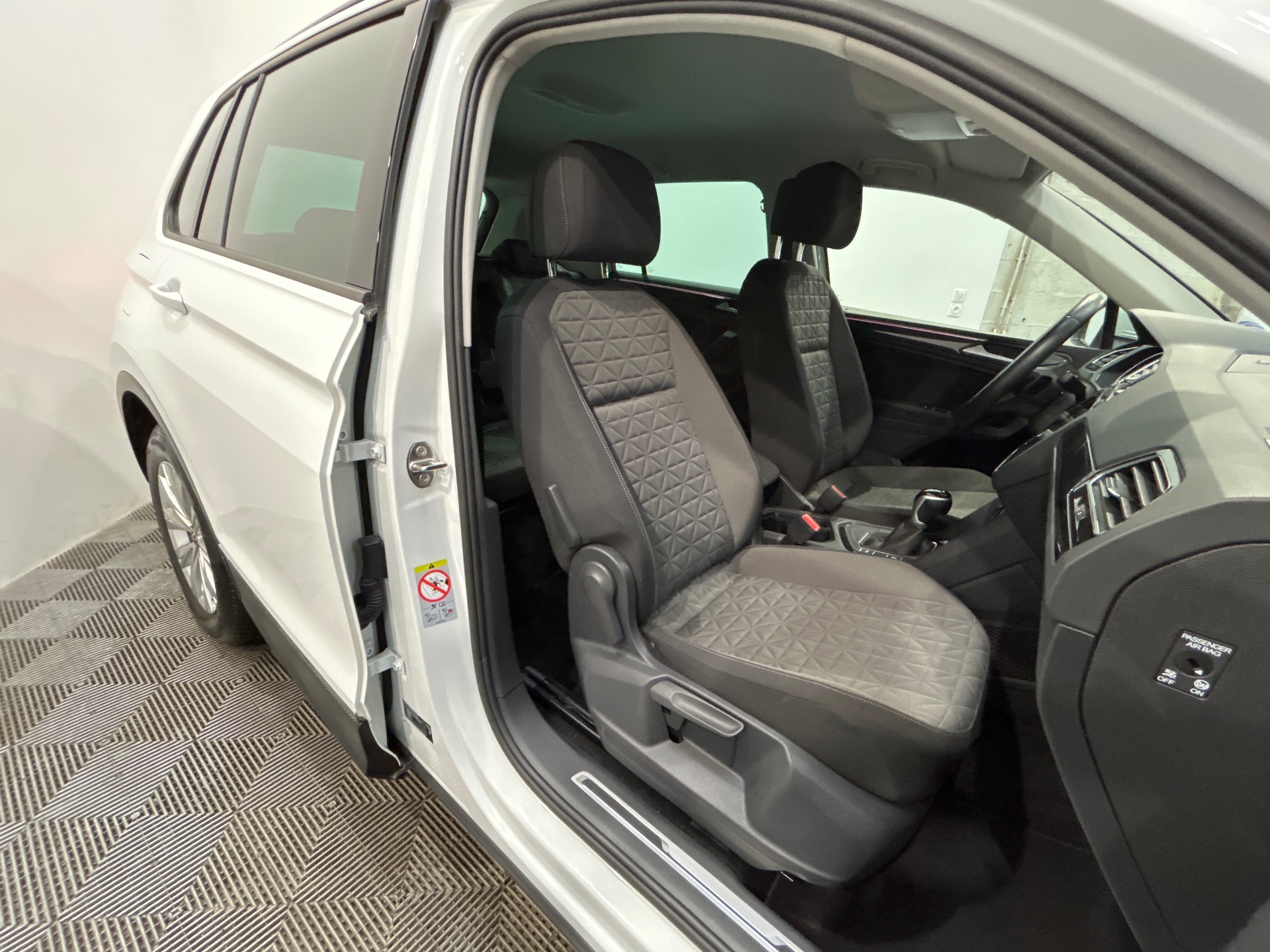 VOLKSWAGEN TIGUAN BUSINESS 1.5 TSI 150 DSG7 Life Business