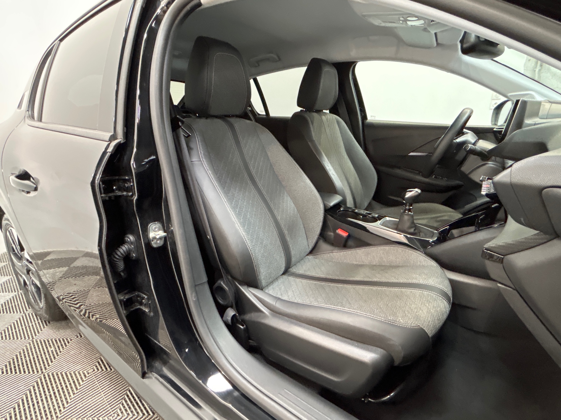 PEUGEOT 208 ALL PT100 BVM
