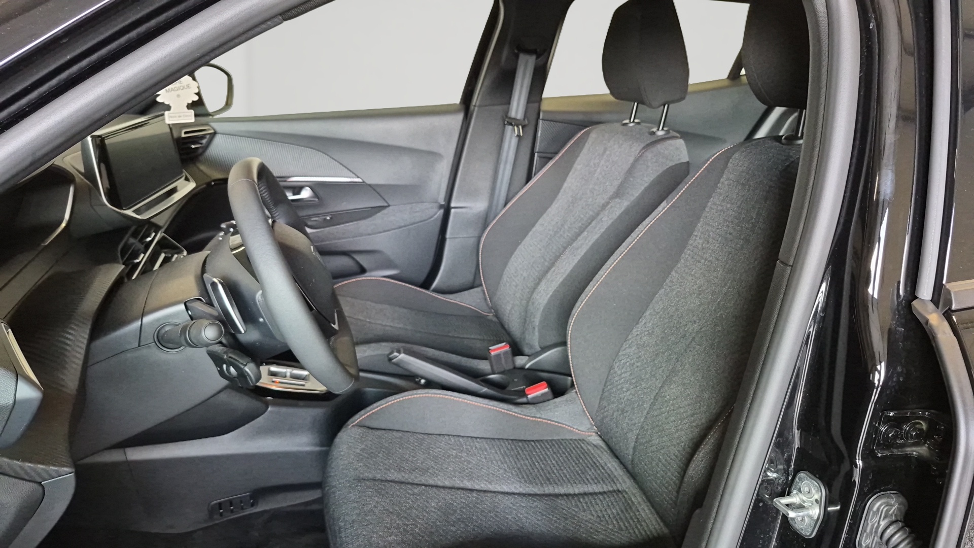 PEUGEOT 2008 Hybrid 145 e-DCS6 Style