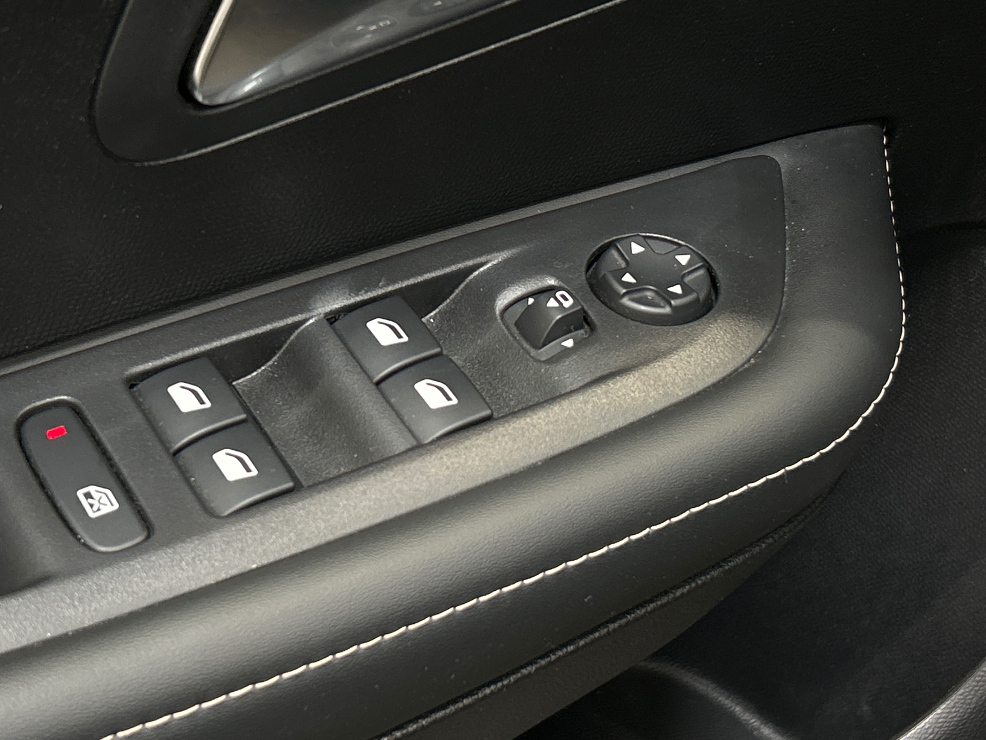 PEUGEOT 208 ALL PT100 BVM