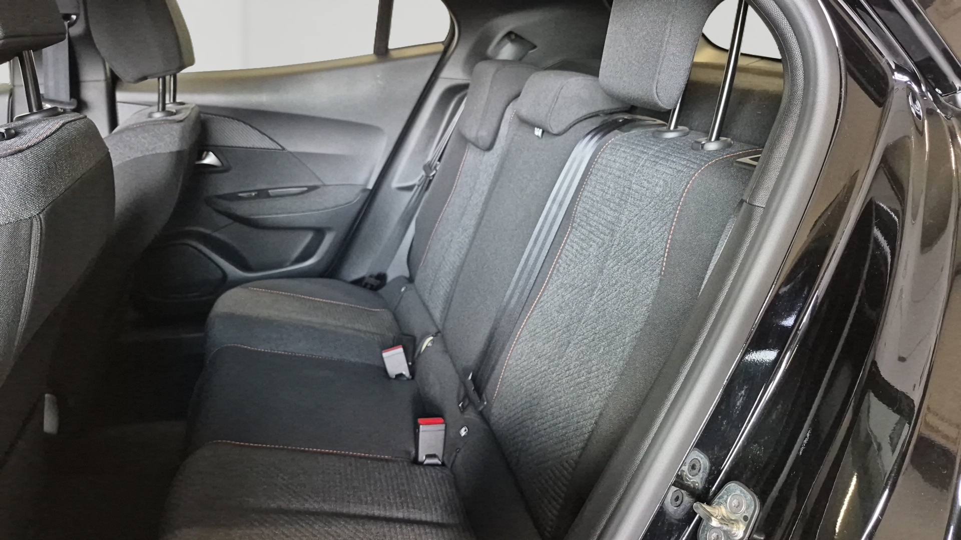 PEUGEOT 2008 Hybrid 145 e-DCS6 Style