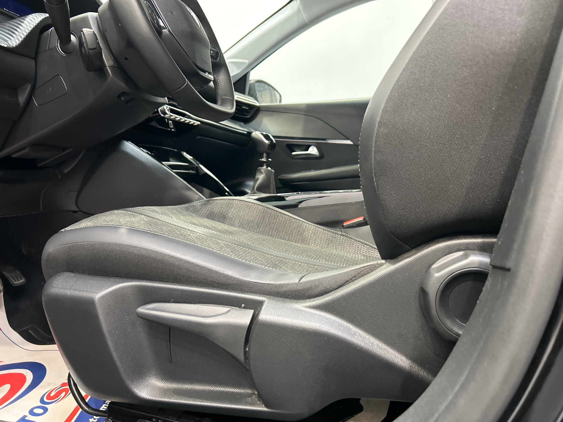 PEUGEOT 208 ALL PT100 BVM