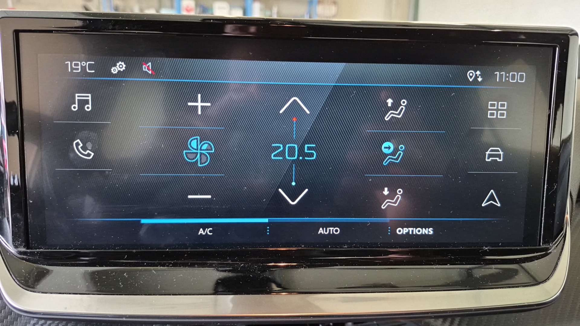 PEUGEOT 2008 Hybrid 145 e-DCS6 Style