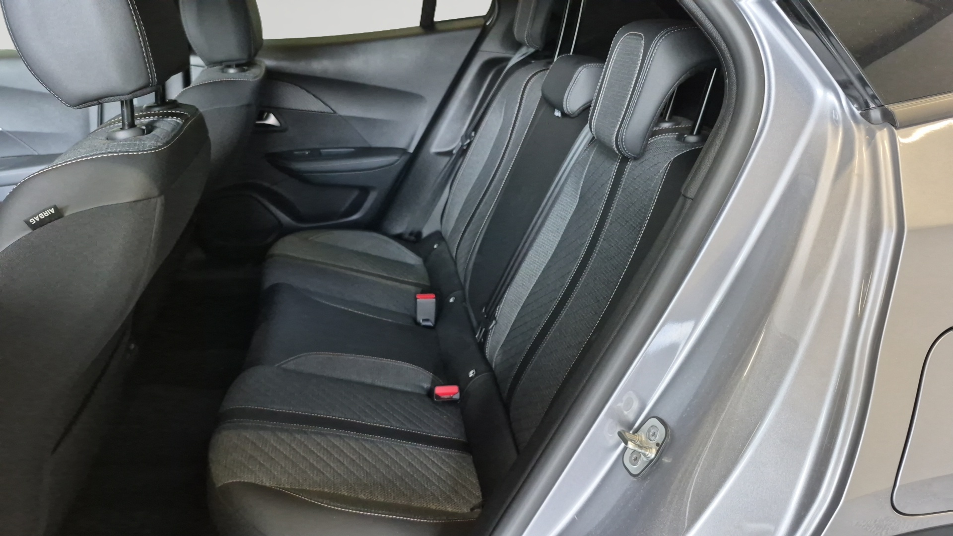 PEUGEOT 2008 Hybrid 145 e-DCS6 Allure