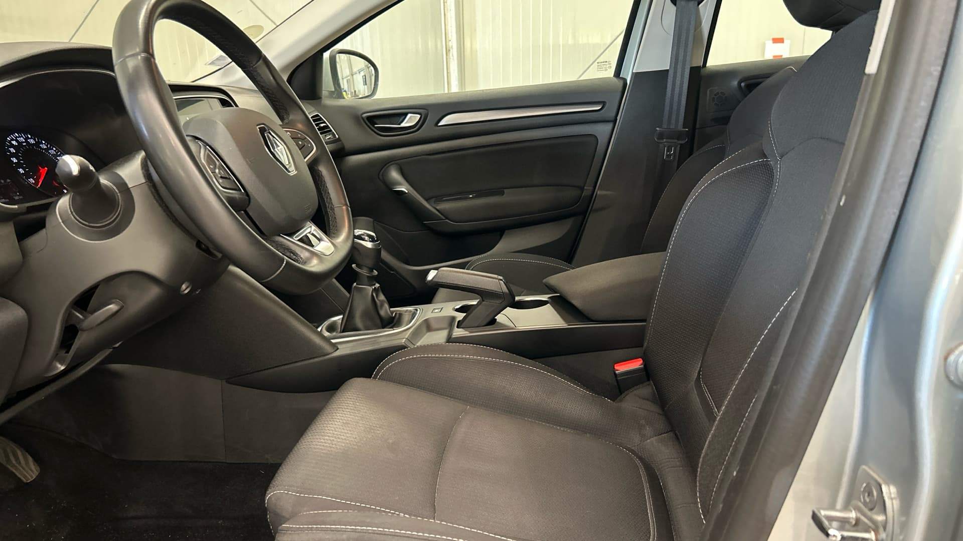 RENAULT MEGANE IV ESTATE Blue dCi 115 - 21N Business