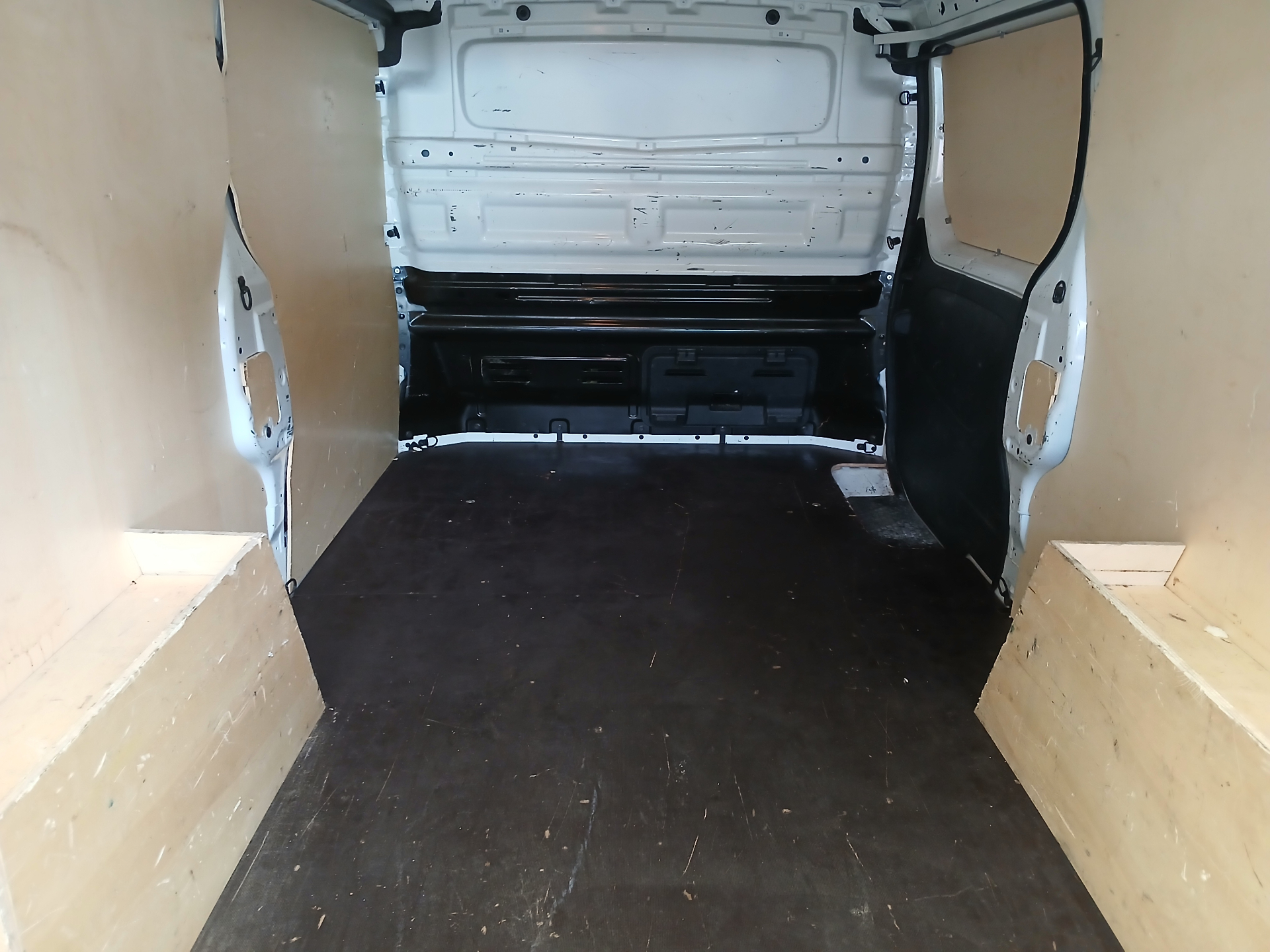 RENAULT TRAFIC FOURGON FG GCF L2H1 1300 dCi 120