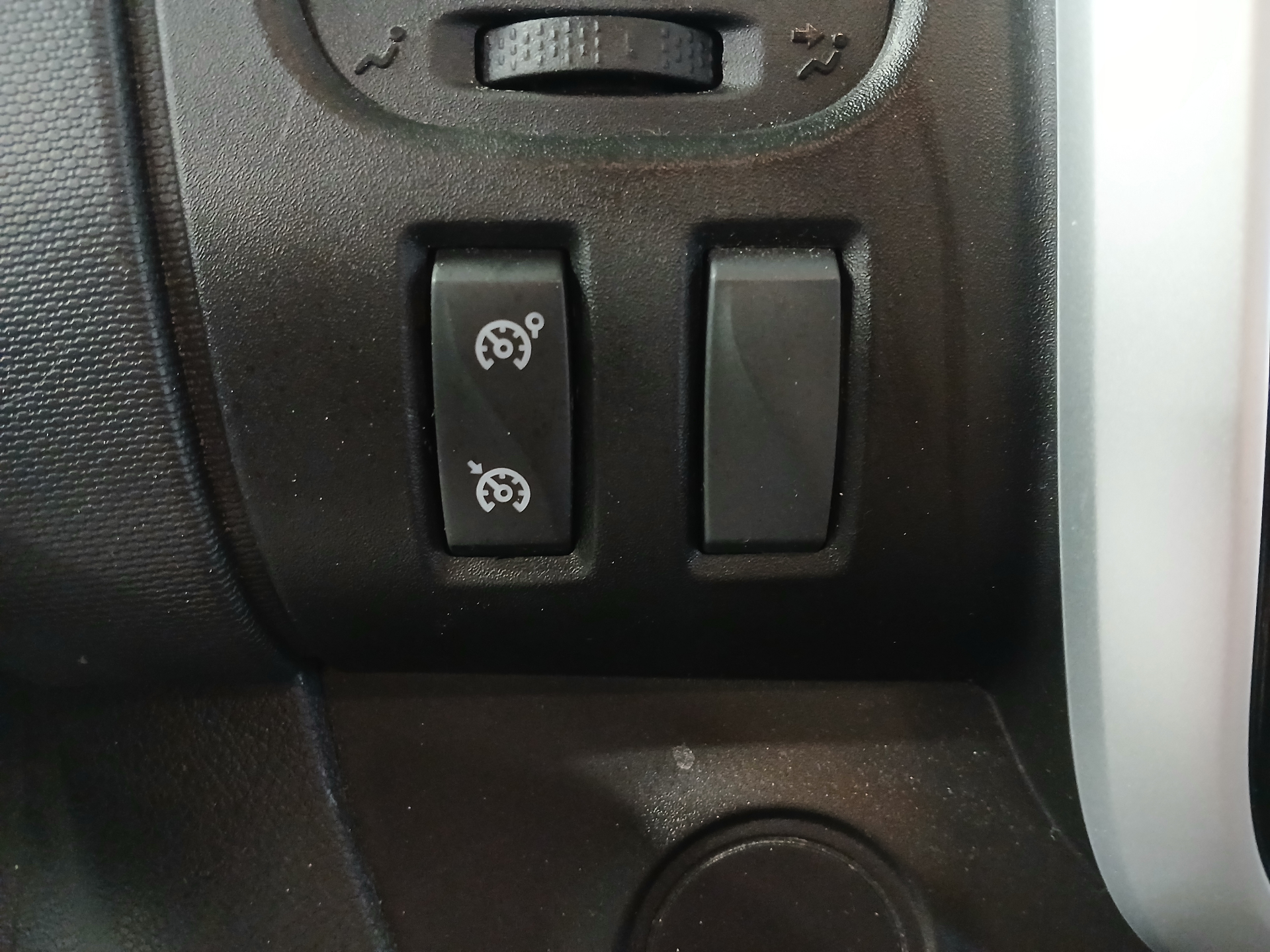 RENAULT TRAFIC FOURGON FG GCF L2H1 1300 dCi 120