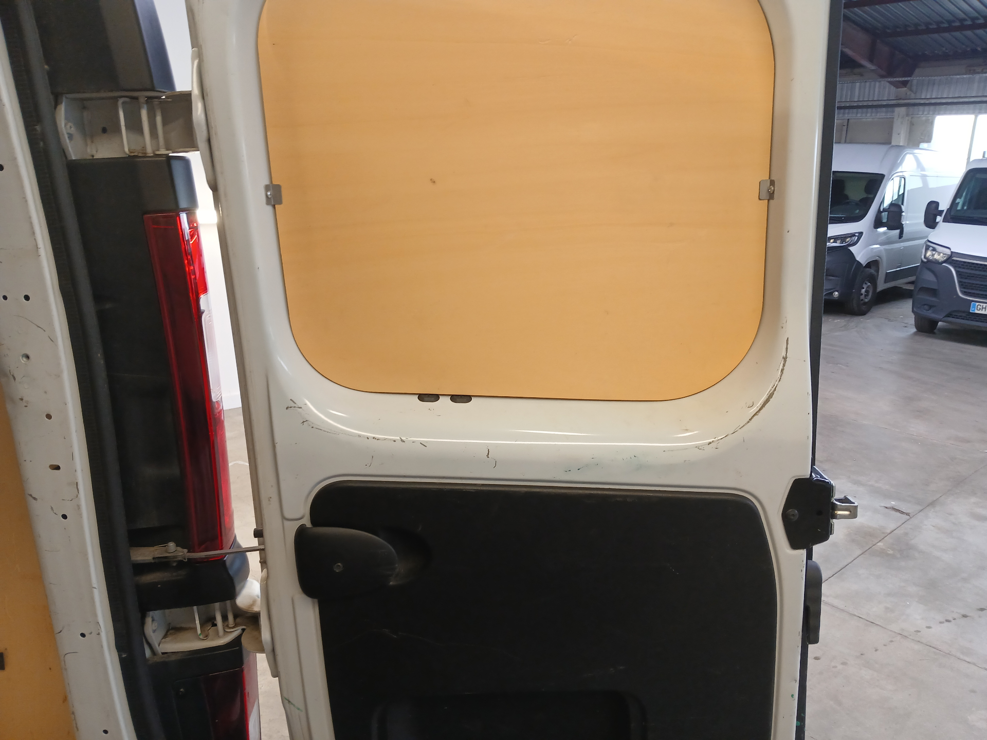 RENAULT TRAFIC FOURGON FG GCF L2H1 1300 dCi 120