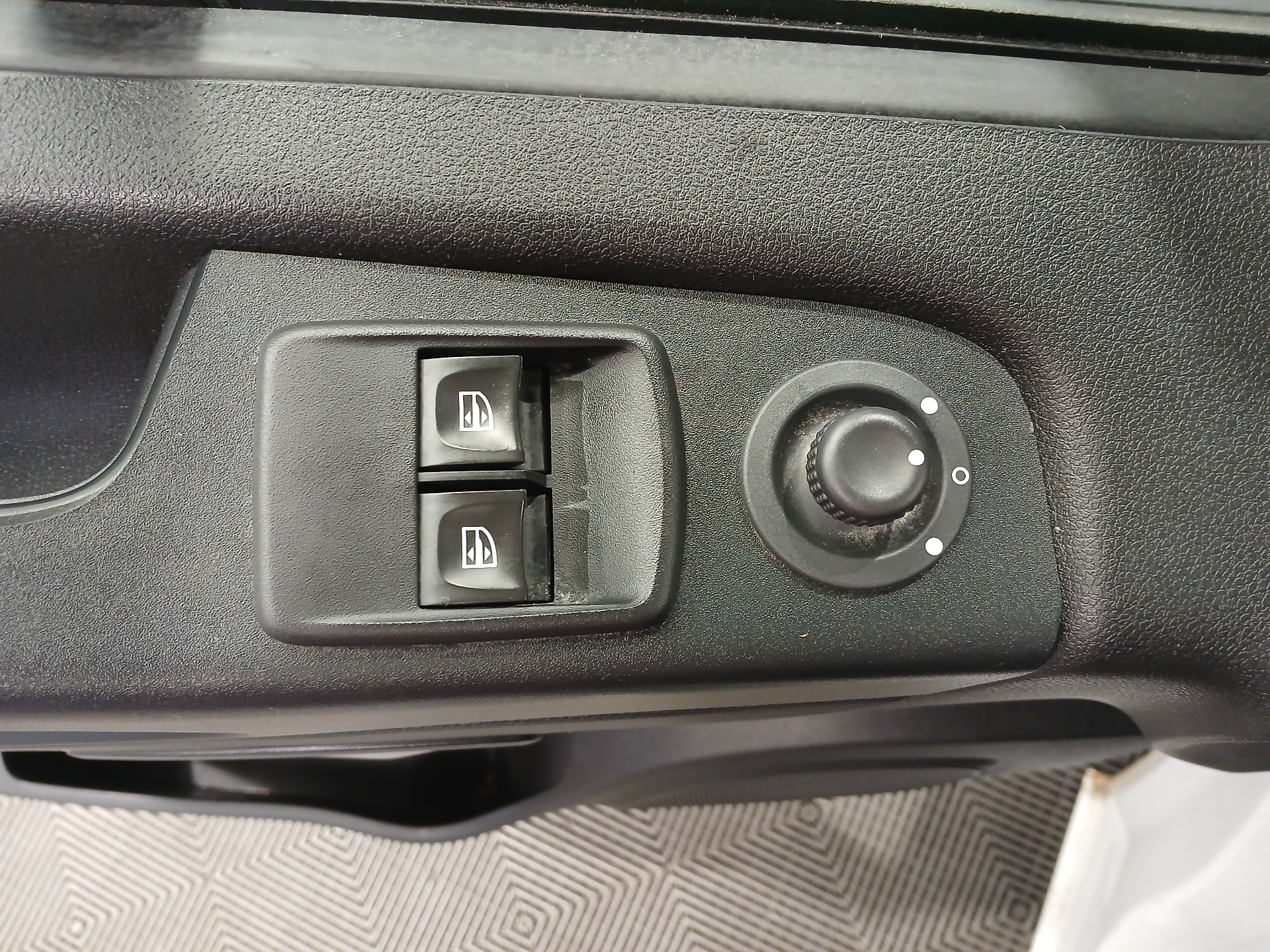 RENAULT TRAFIC FOURGON FG GCF L2H1 1300 dCi 120