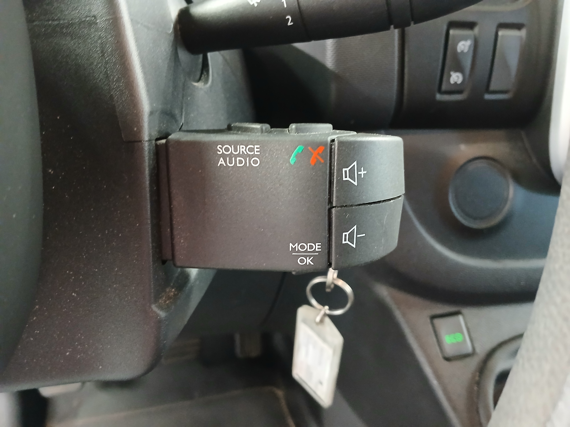 RENAULT TRAFIC FOURGON FG GCF L2H1 1300 dCi 120