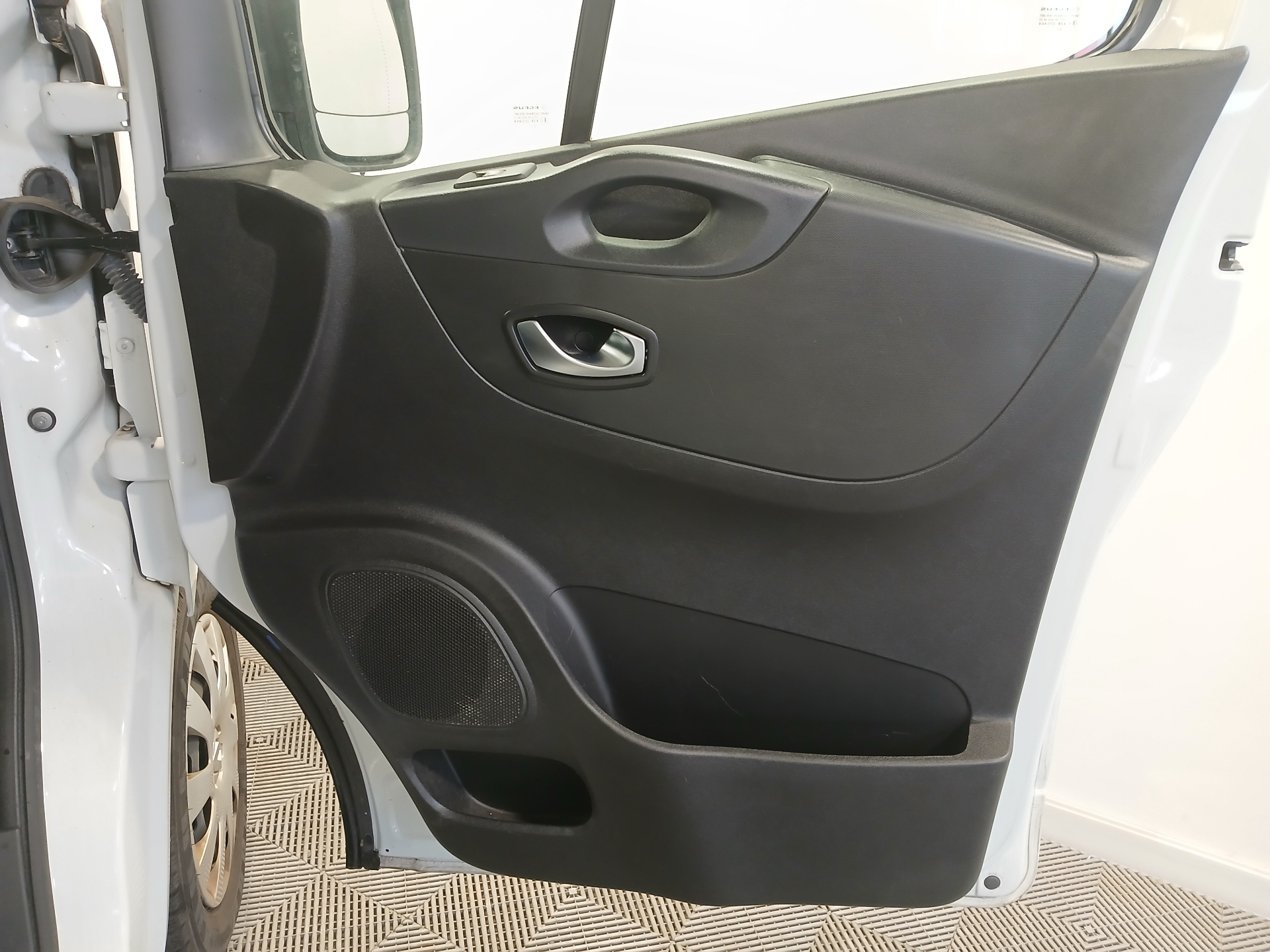 RENAULT TRAFIC FOURGON FG GCF L2H1 1300 dCi 120