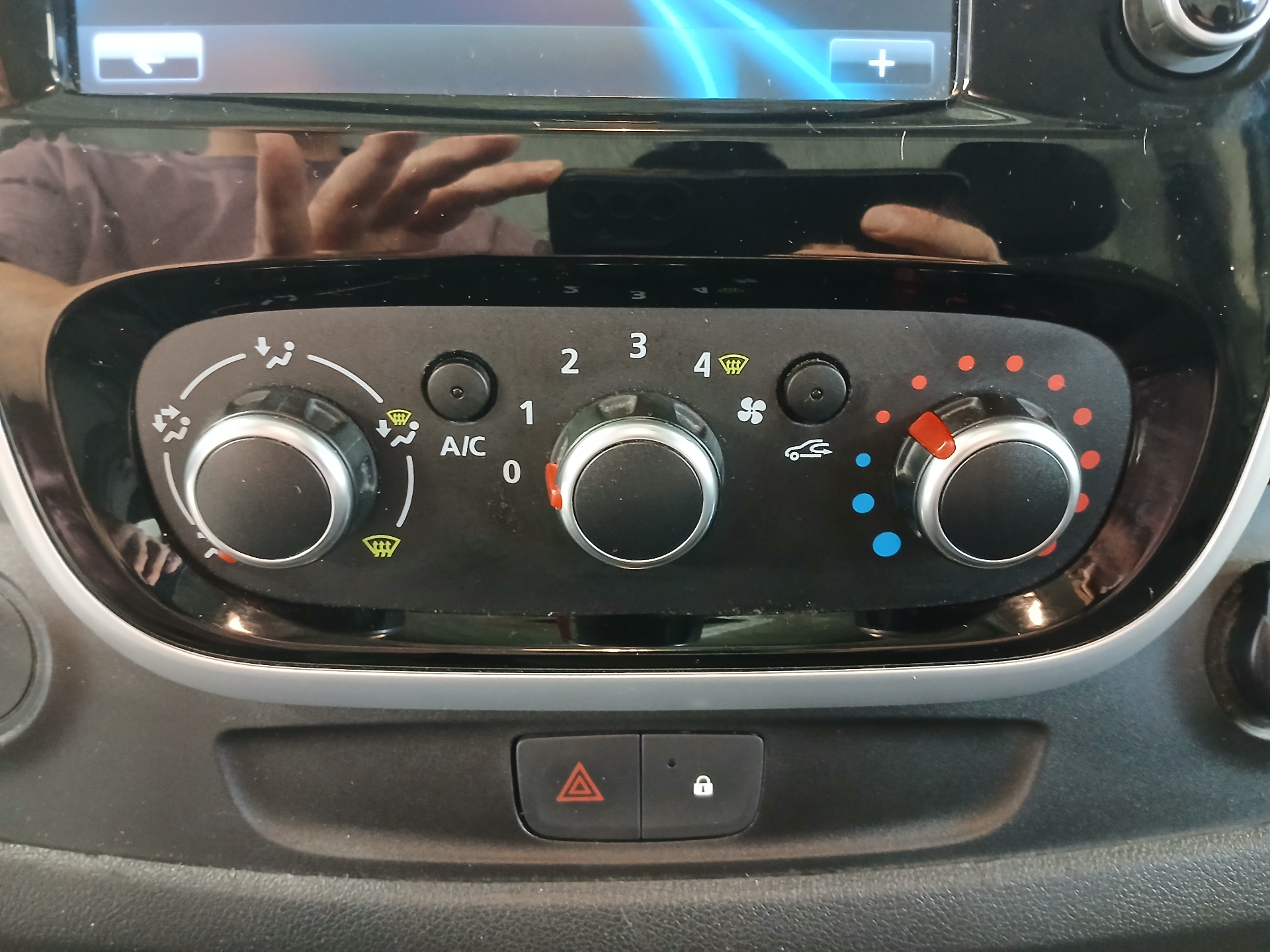 RENAULT TRAFIC FOURGON FG GCF L2H1 1300 dCi 120