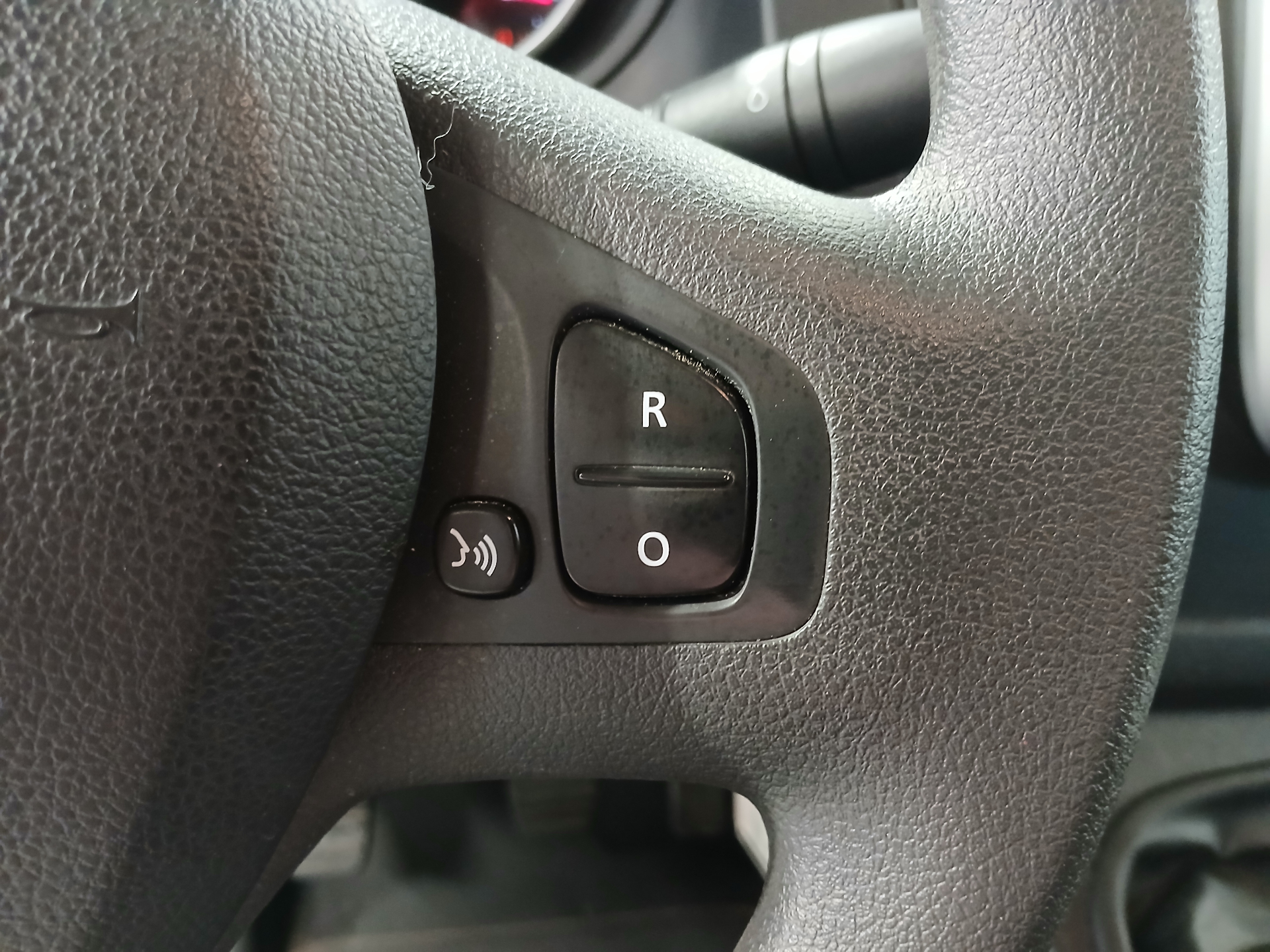 RENAULT TRAFIC FOURGON FG GCF L2H1 1300 dCi 120