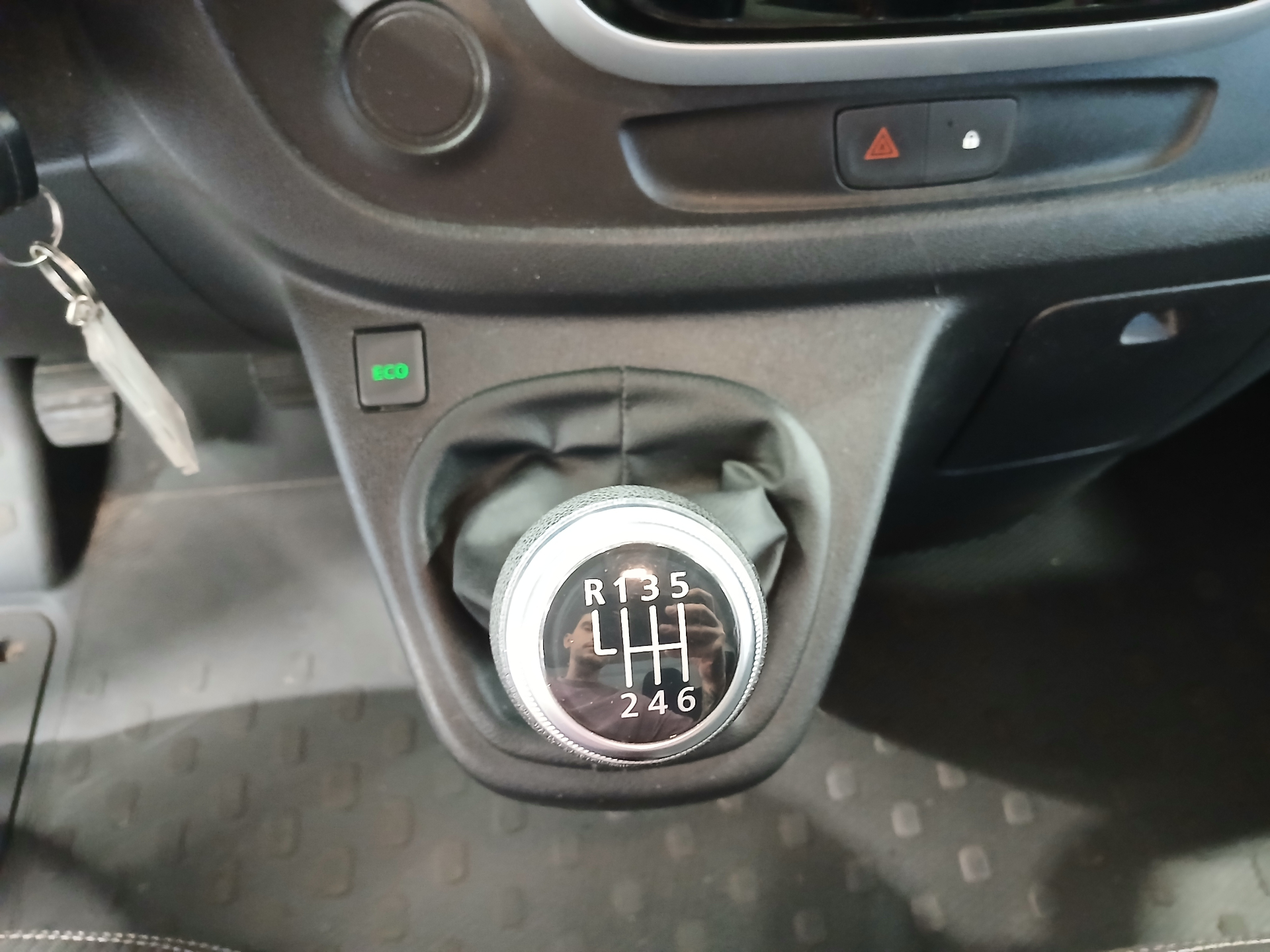 RENAULT TRAFIC FOURGON FG GCF L2H1 1300 dCi 120