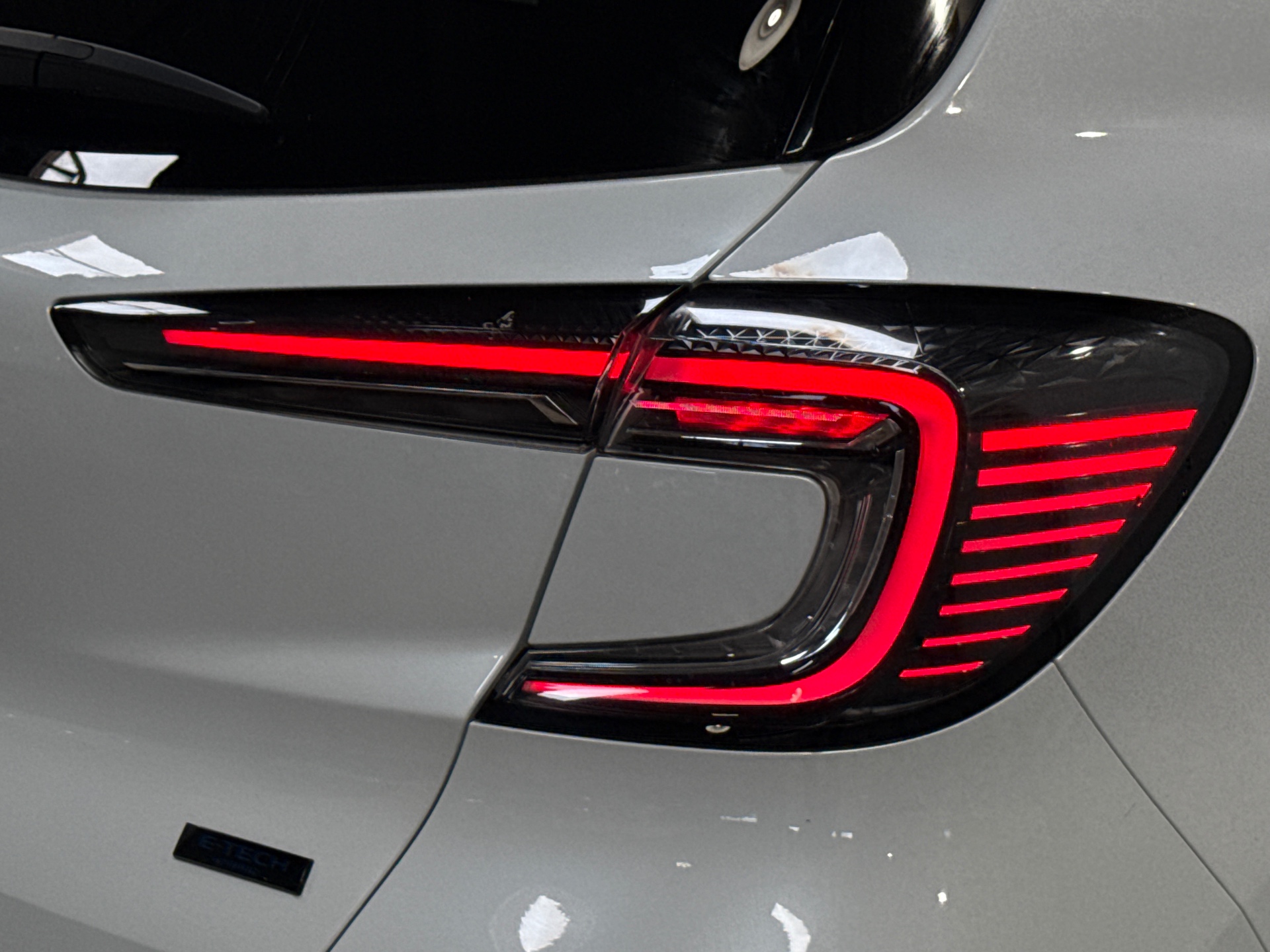 RENAULT CAPTUR E-Tech full hybrid 145 ch esprit Alpine