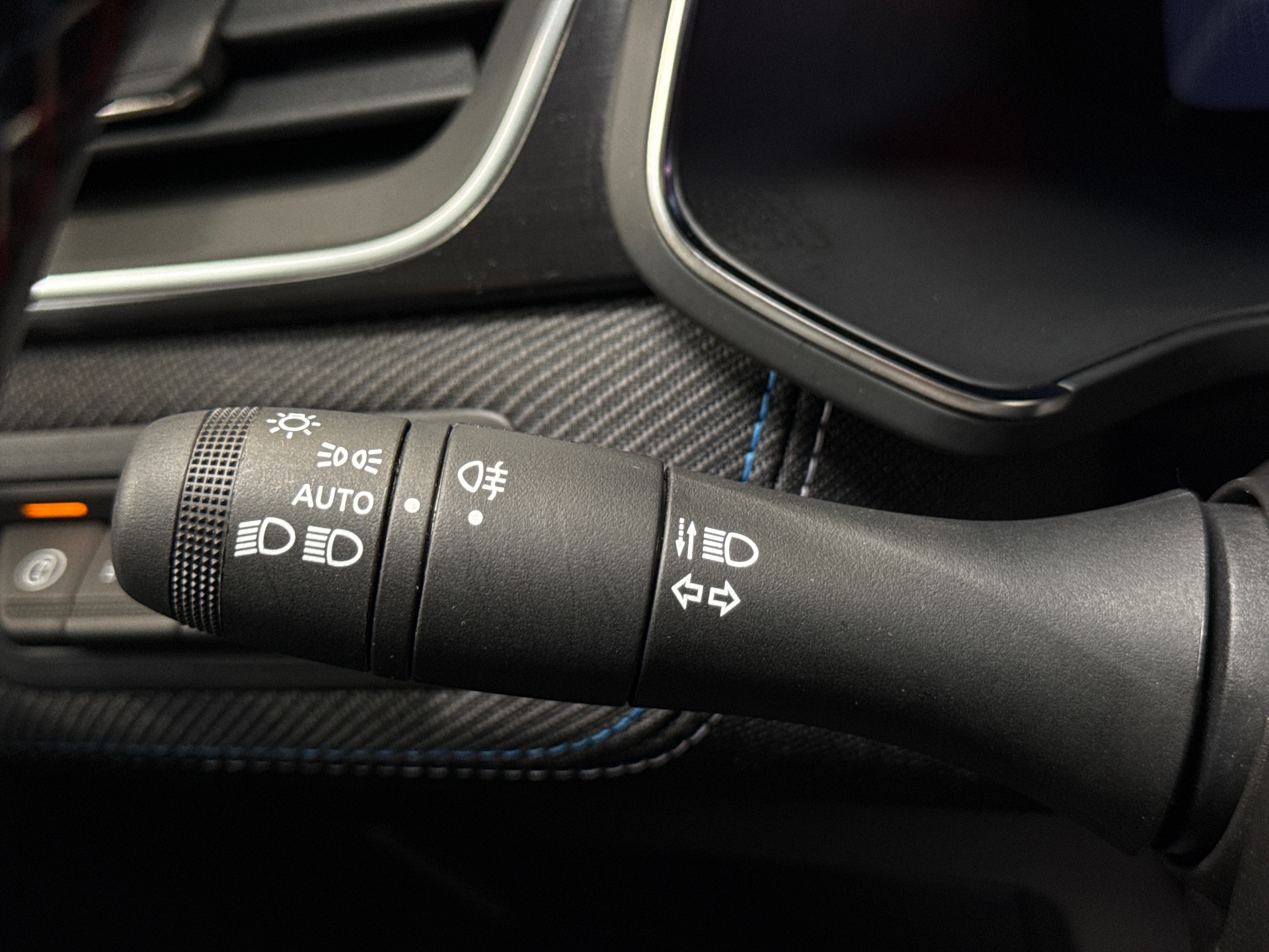 RENAULT CAPTUR E-Tech full hybrid 145 ch esprit Alpine