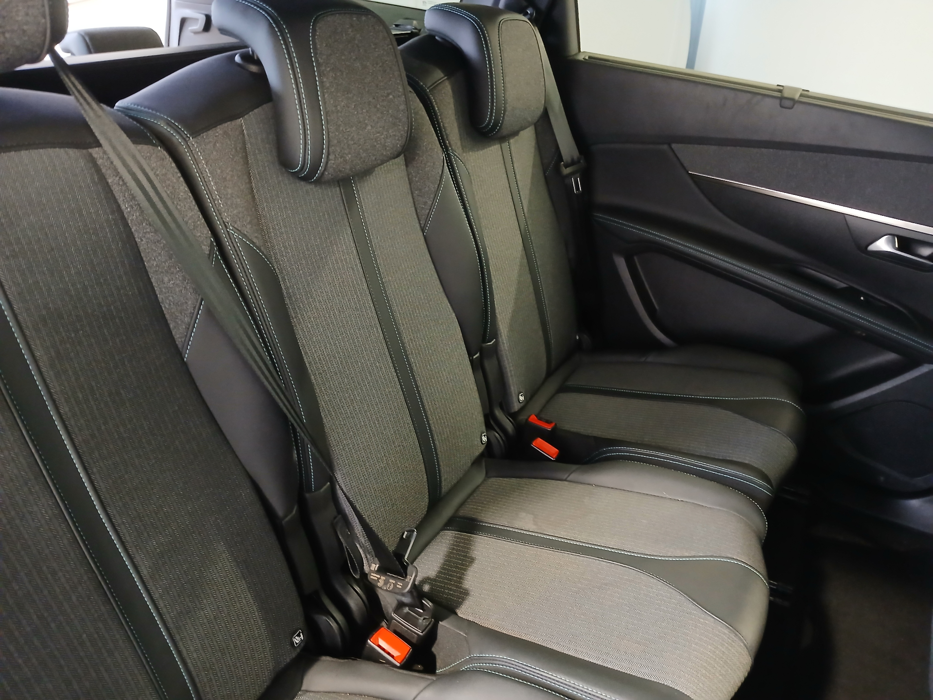 PEUGEOT 5008 ALLURE PK BHDI 130 S&S EAT8
