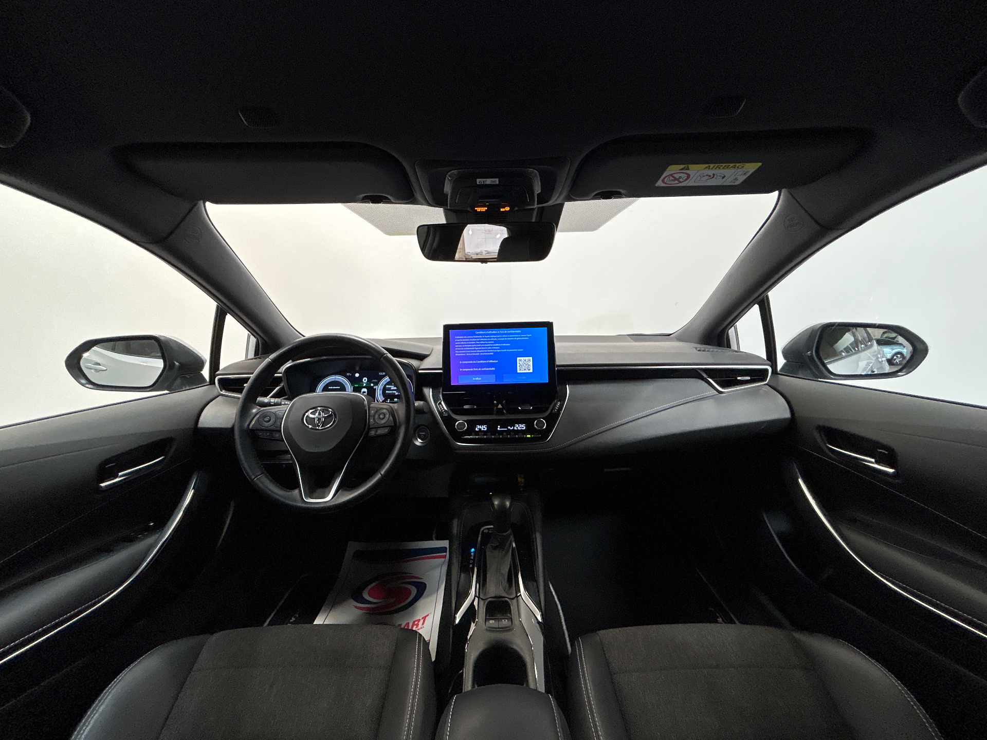TOYOTA COROLLA HYBRIDE 140ch Design