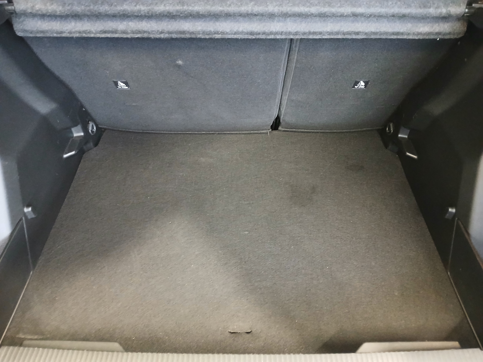PEUGEOT 2008 Hybrid 145 e-DCS6 Style