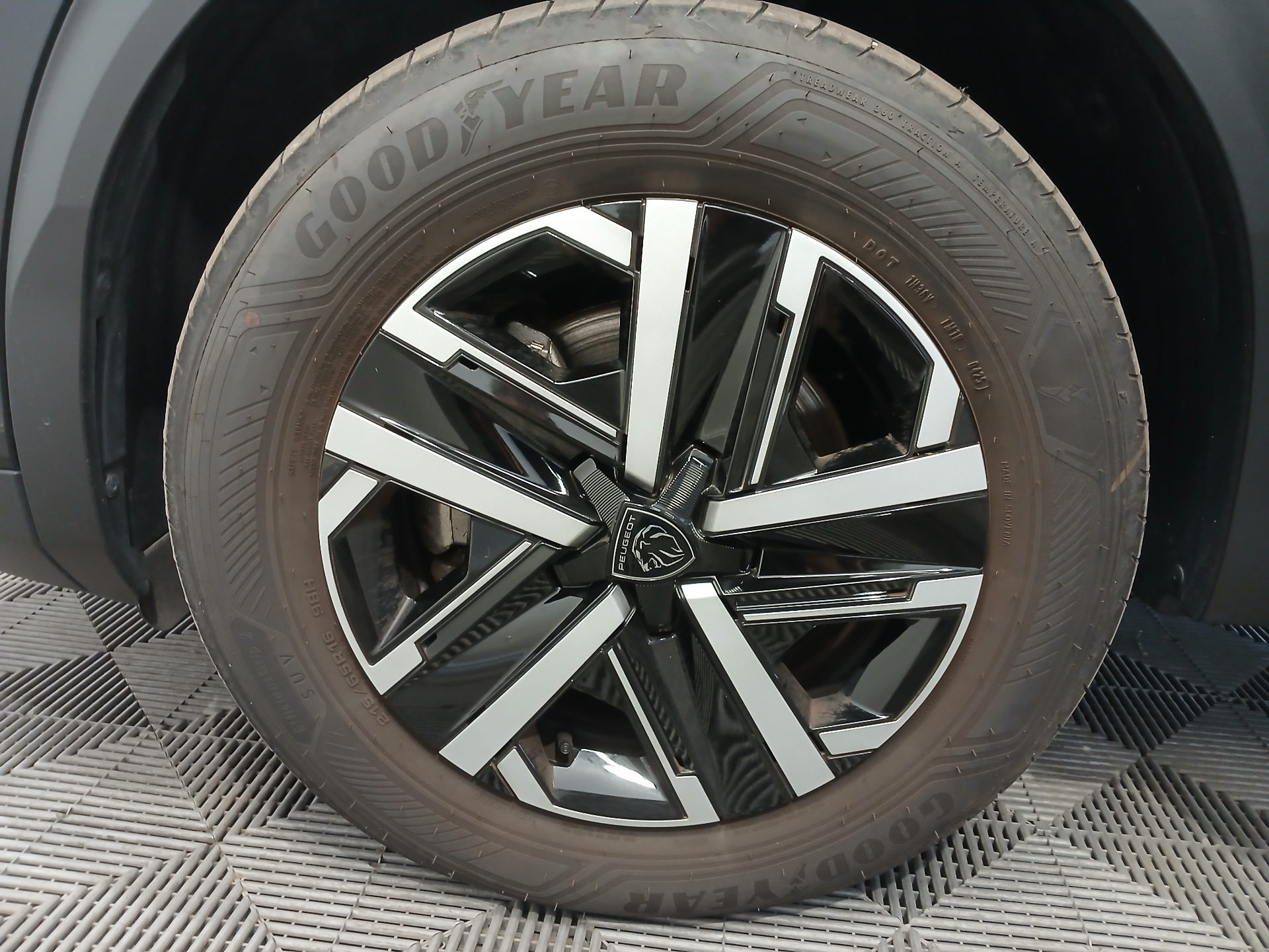 PEUGEOT 2008 Hybrid 145 e-DCS6 Style
