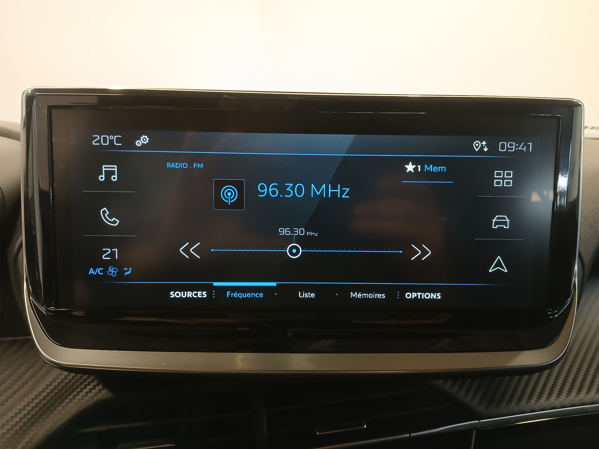 PEUGEOT 2008 Hybrid 145 e-DCS6 Style