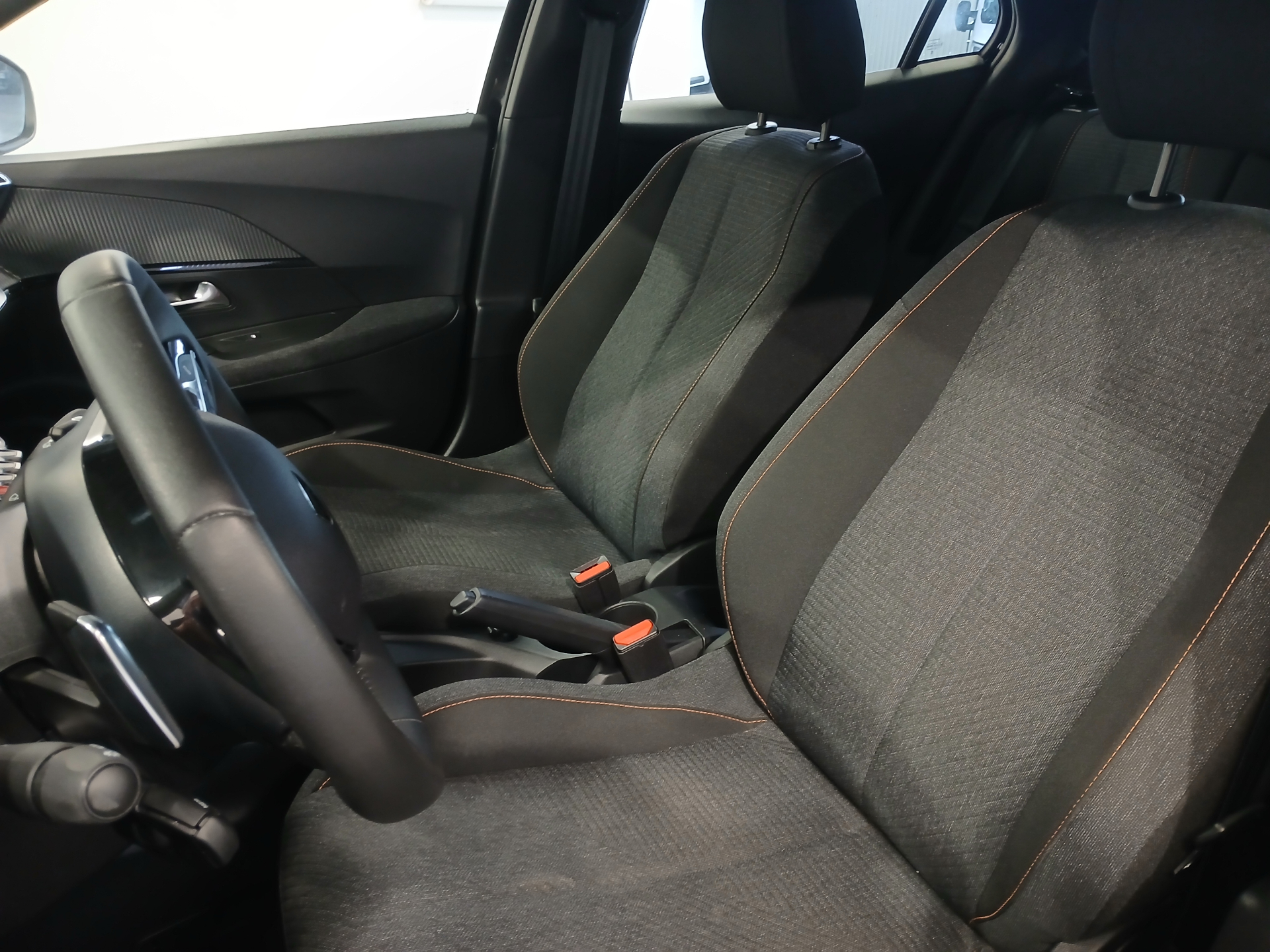 PEUGEOT 2008 Hybrid 145 e-DCS6 Style