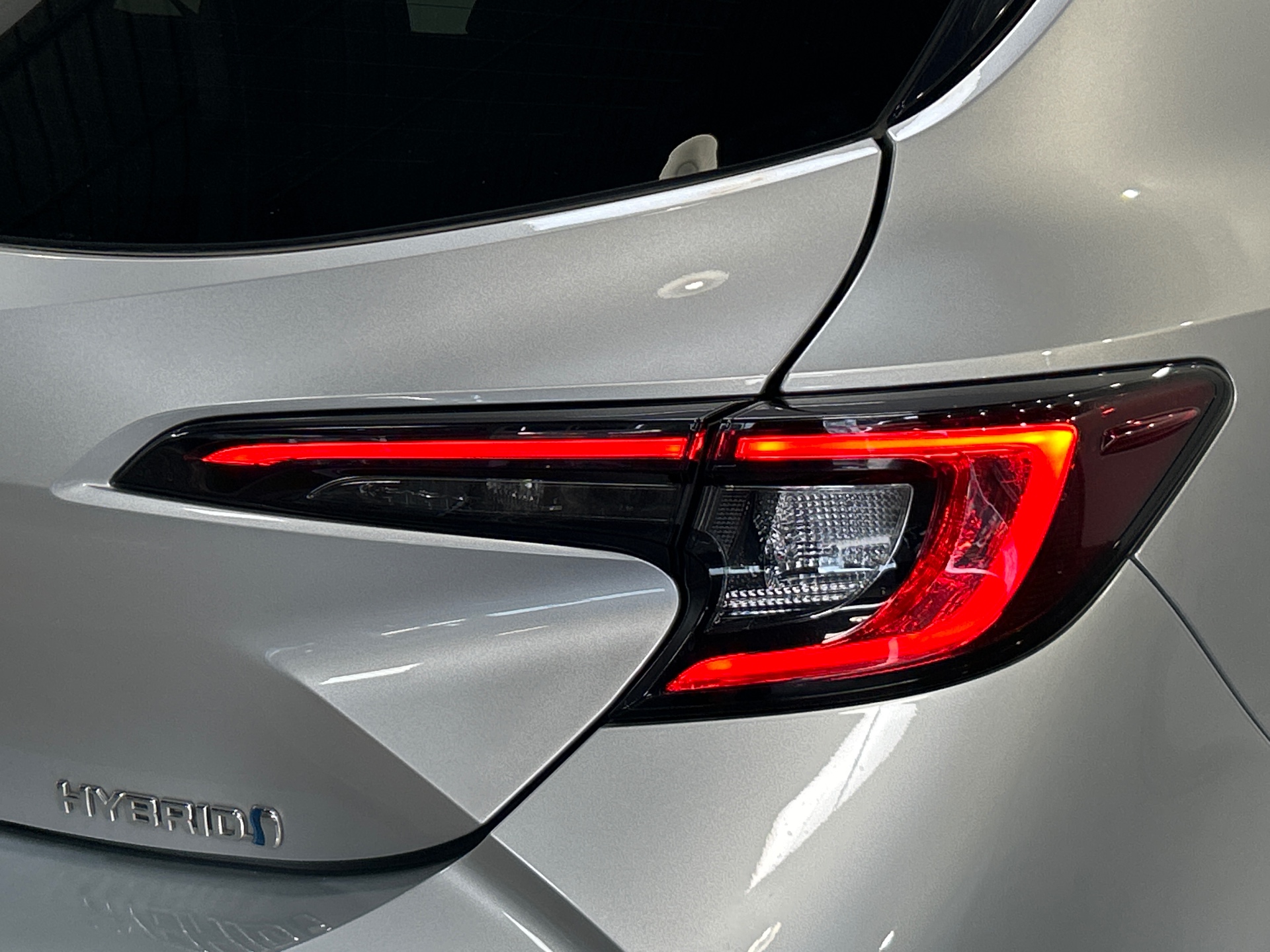 TOYOTA COROLLA HYBRIDE 140ch Design