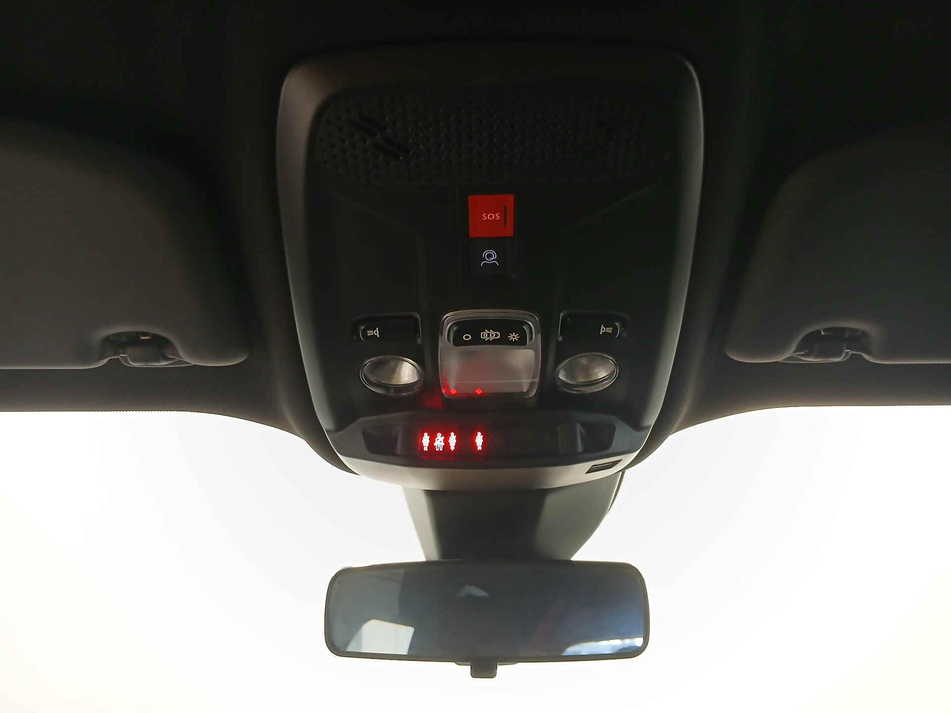 PEUGEOT 2008 Hybrid 145 e-DCS6 Style