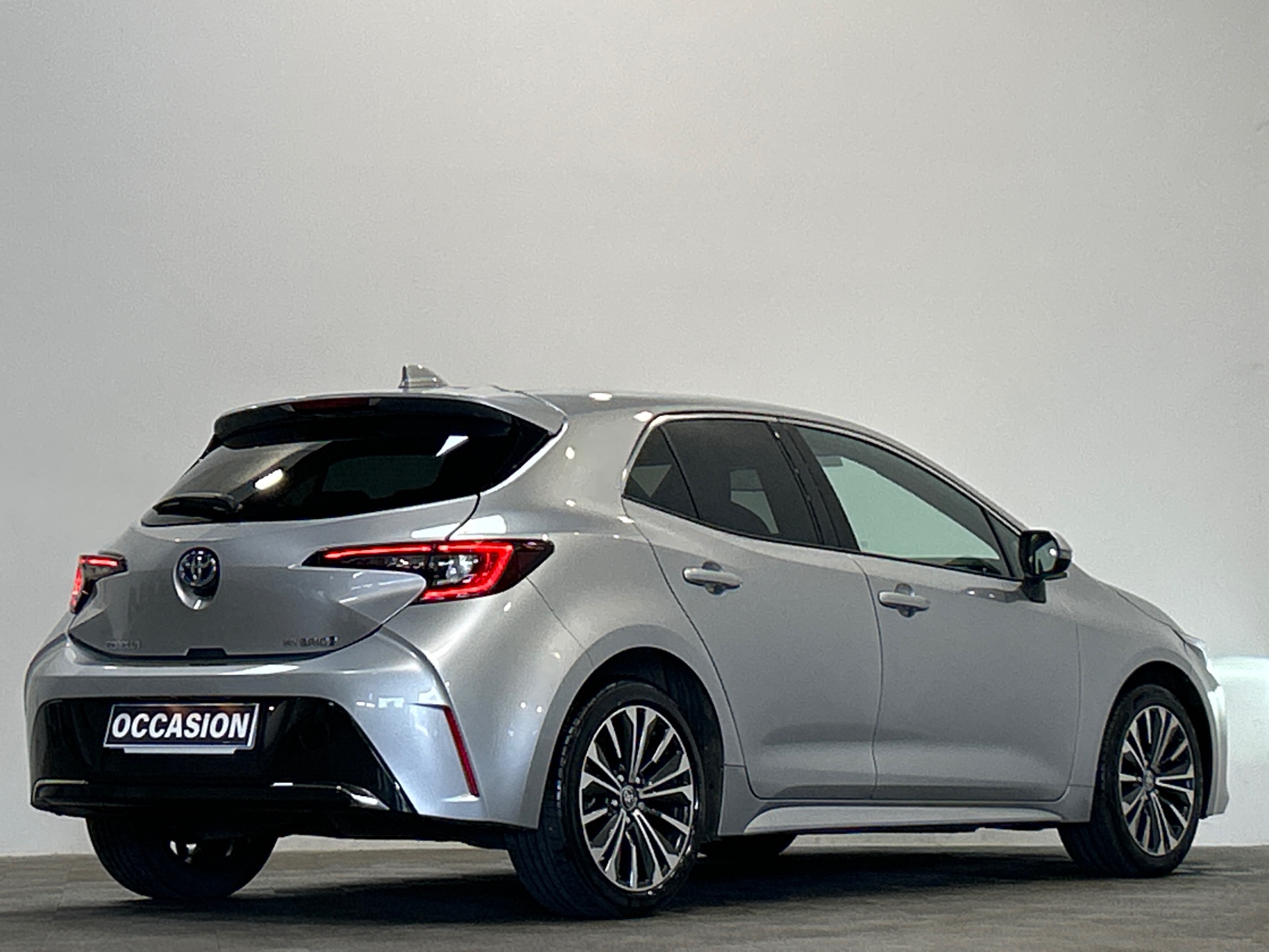 TOYOTA COROLLA HYBRIDE 140ch Design