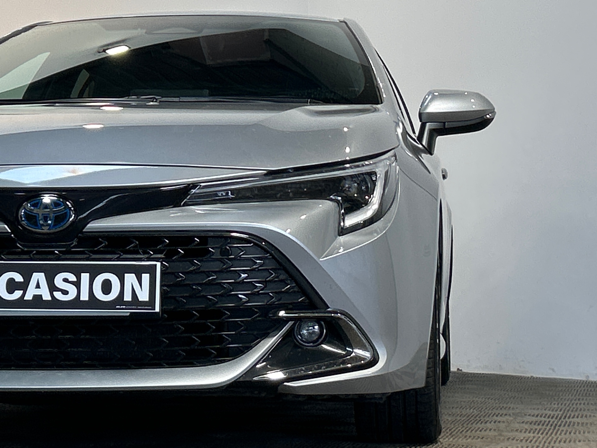 TOYOTA COROLLA HYBRIDE 140ch Design